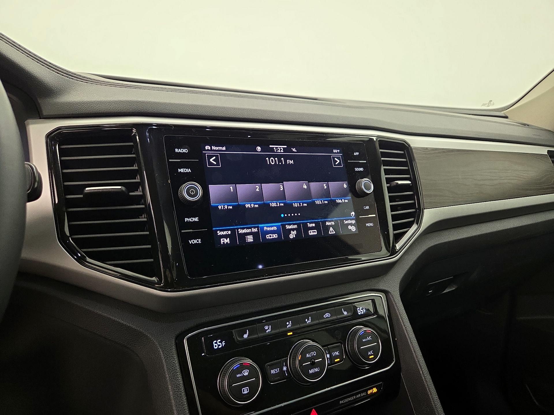 Thumbnail: 2023 Volkswagen Atlas - 15