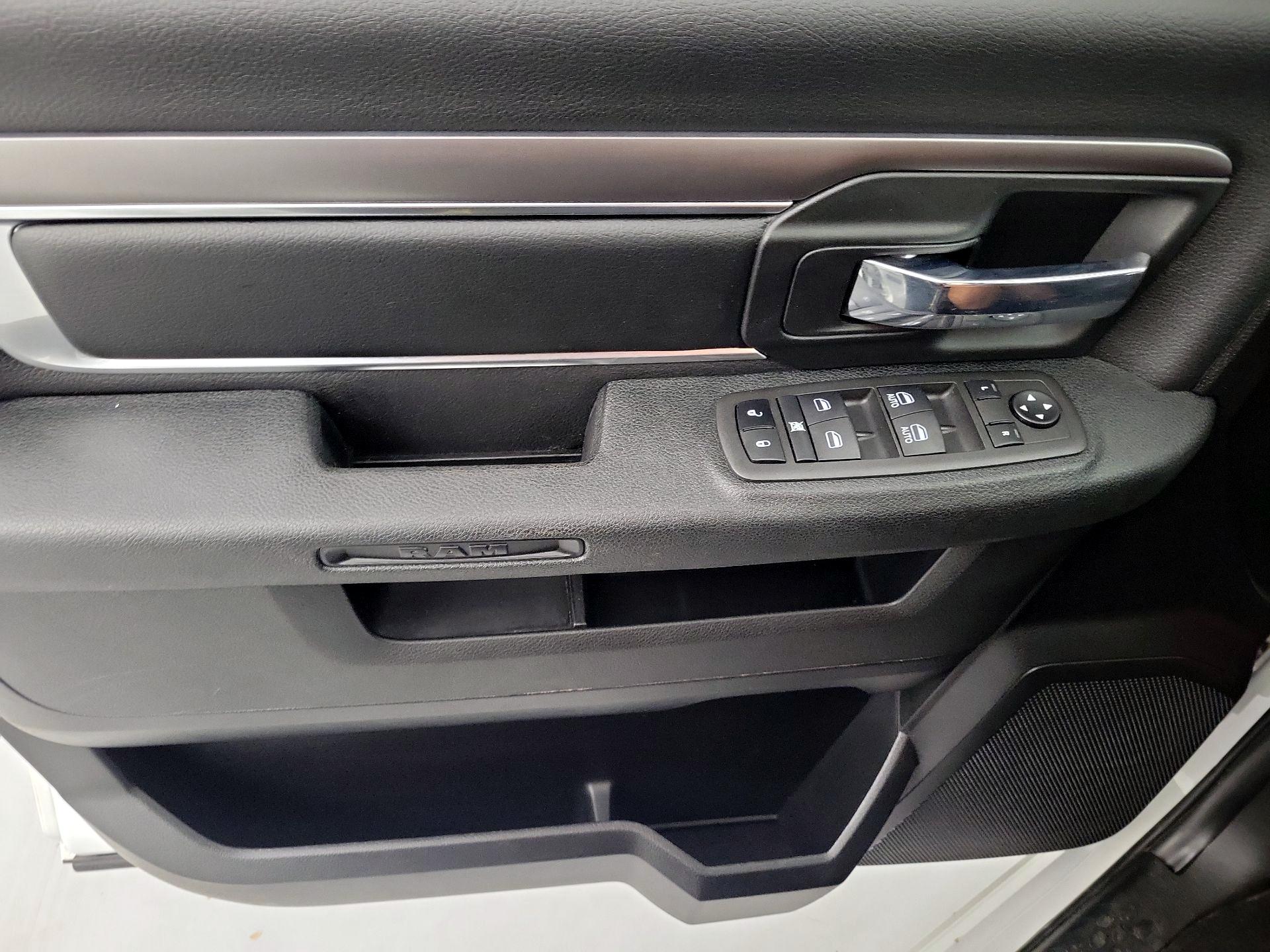 Thumbnail: 2022 RAM 1500 Classic - 12