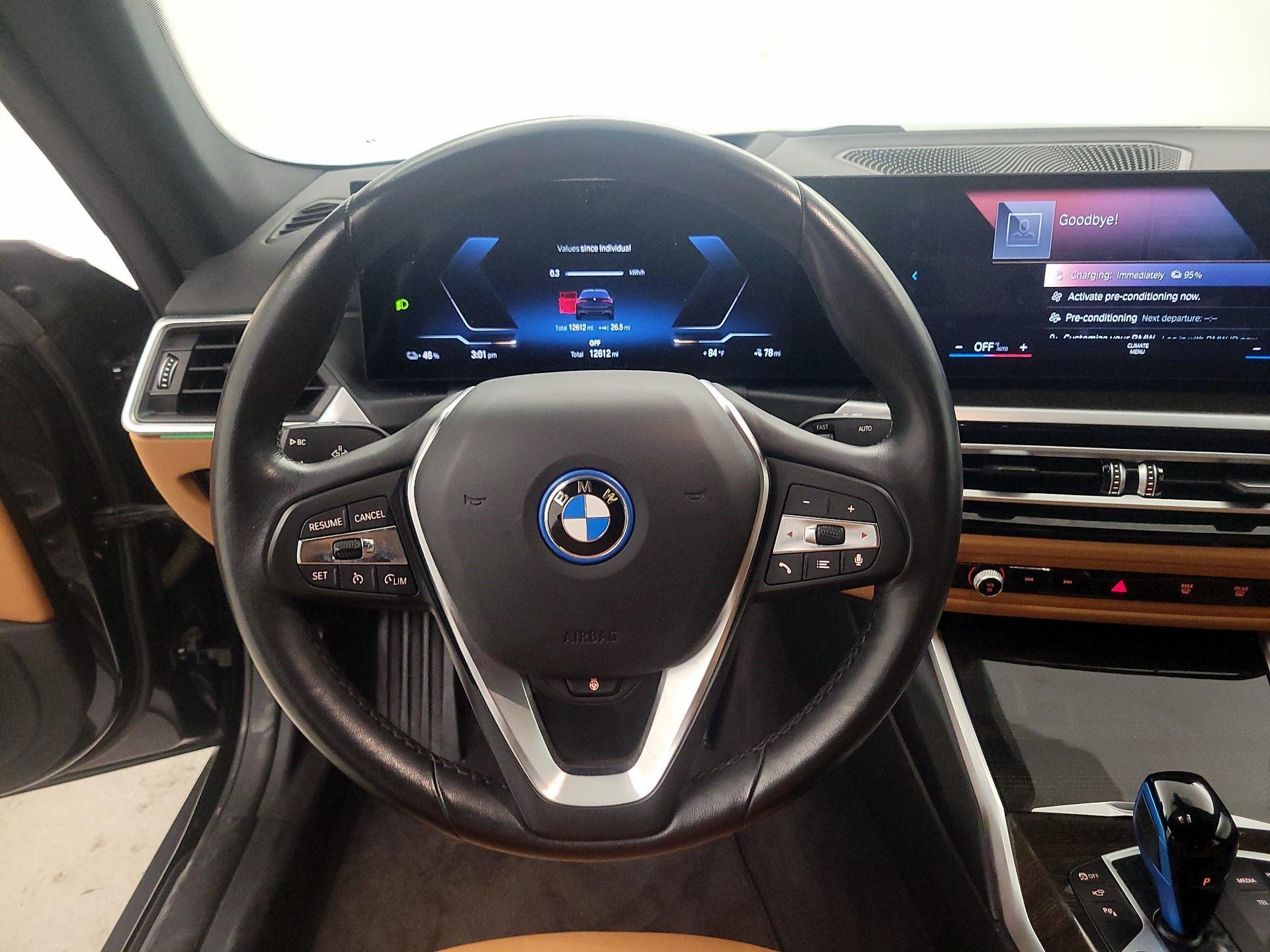 Thumbnail: 2023 BMW i4 - 10