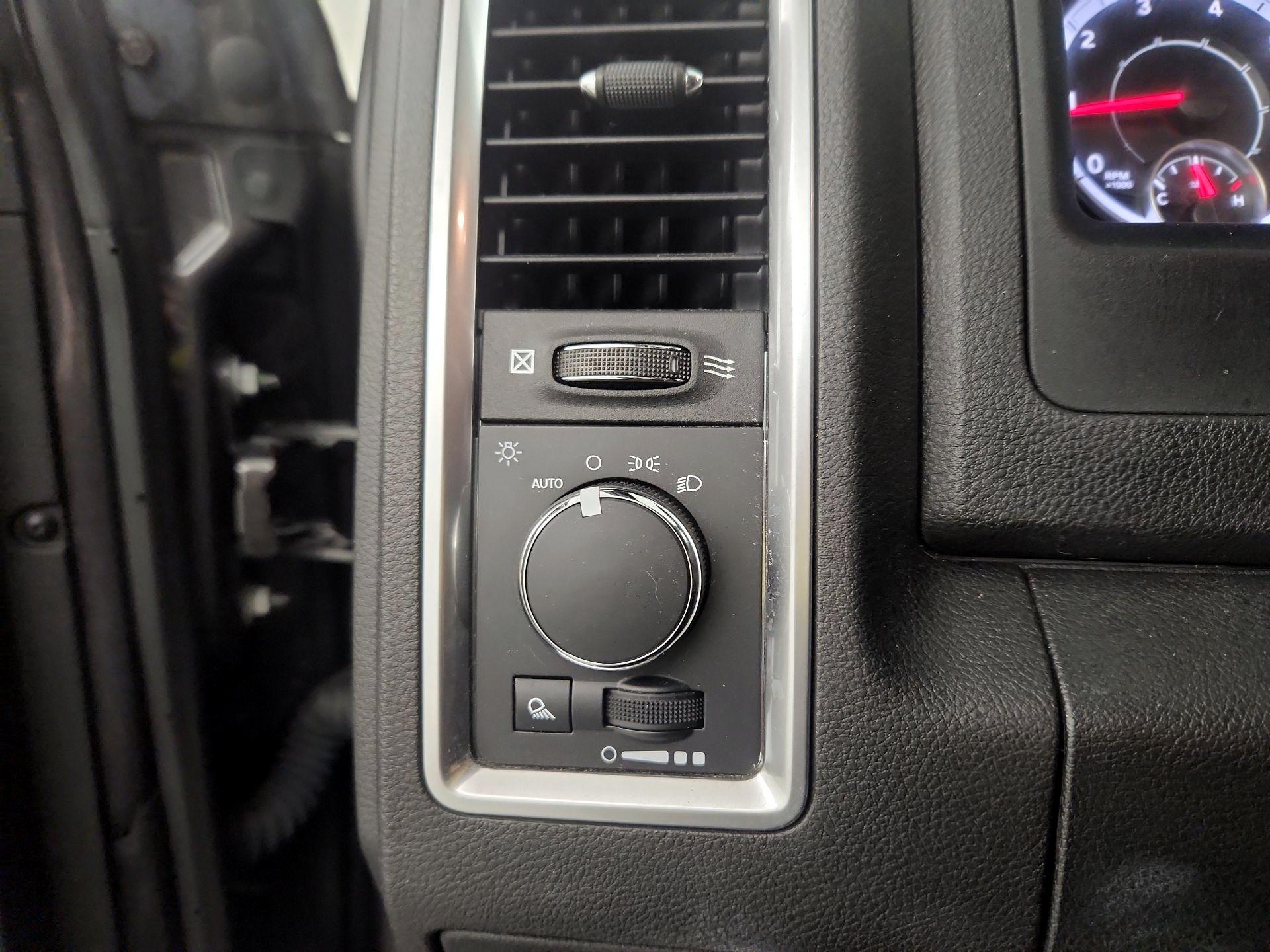 Thumbnail: 2022 RAM 1500 Classic - 13