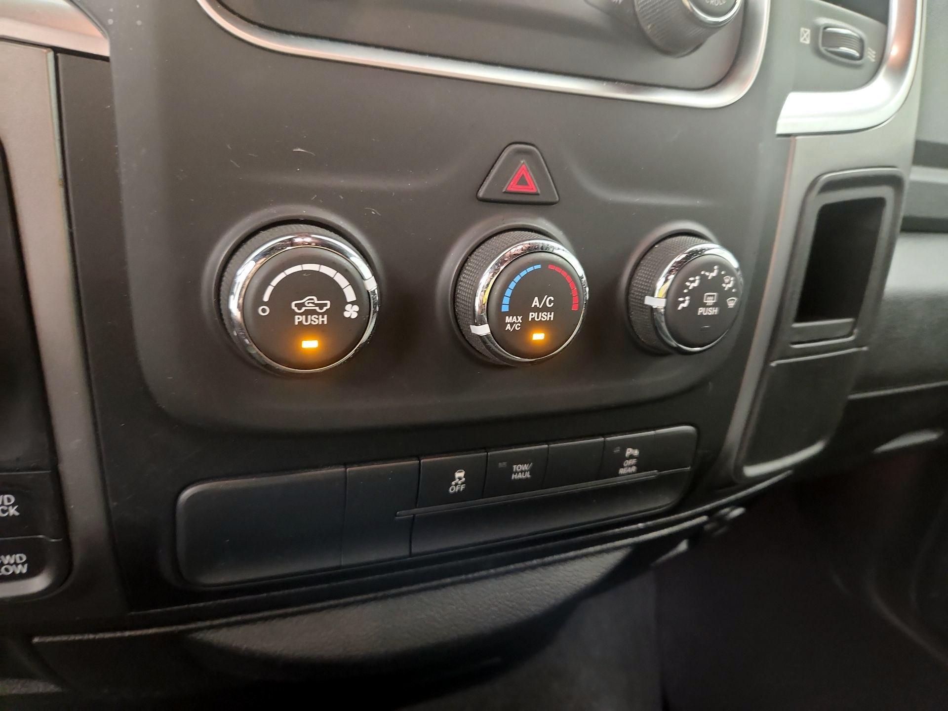 Thumbnail: 2022 RAM 1500 Classic - 16