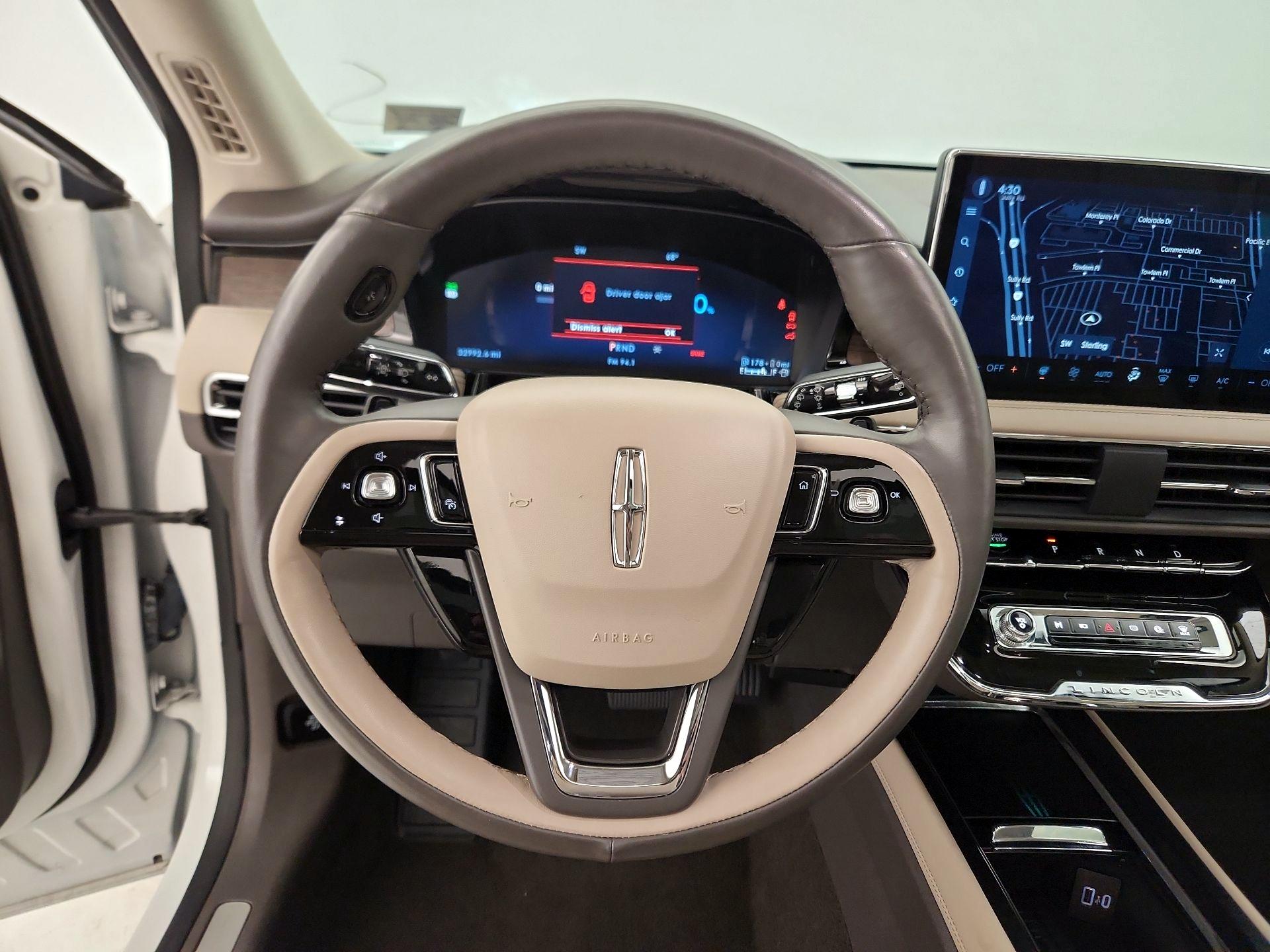Thumbnail: 2023 Lincoln Corsair - 10