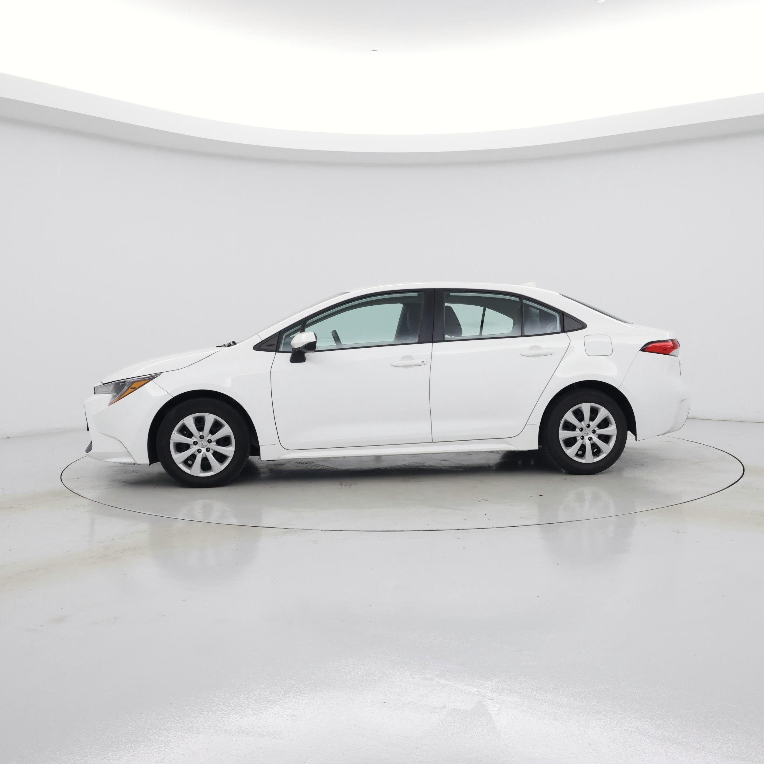 Thumbnail: 2022 Toyota Corolla - 3