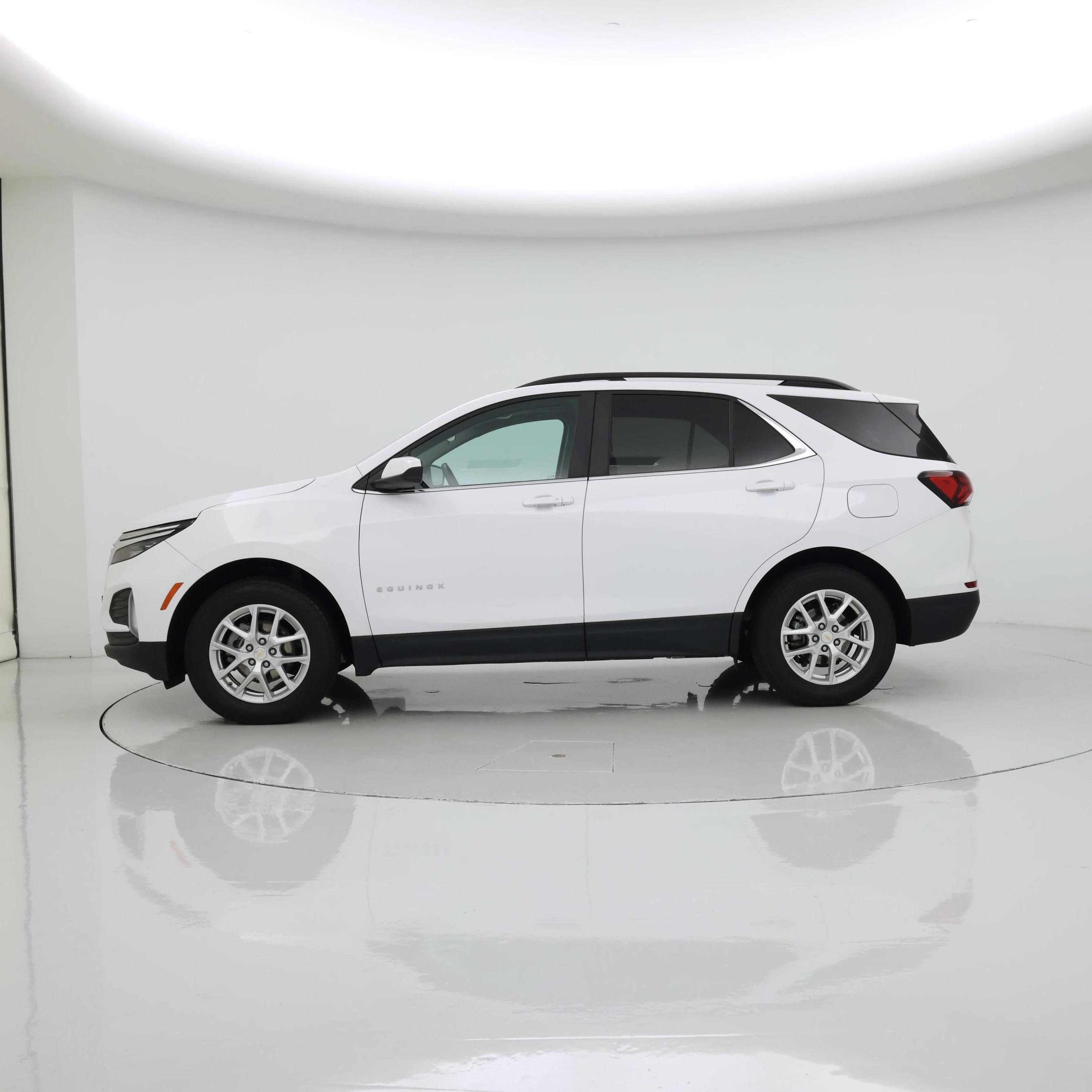 Thumbnail: 2022 Chevrolet Equinox - 3