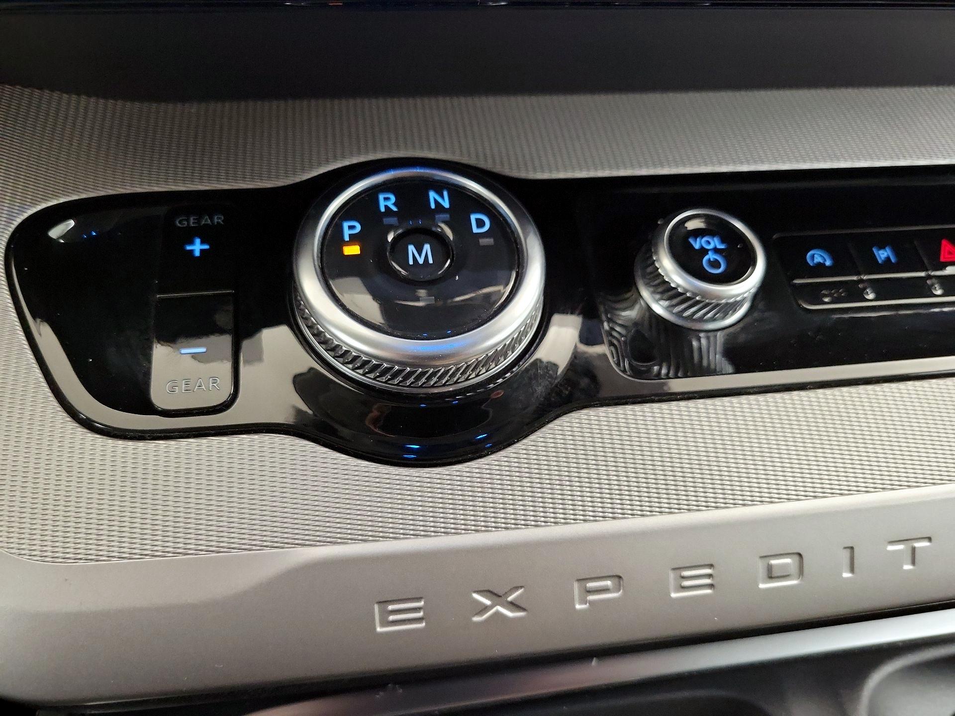 Thumbnail: 2025 Ford Expedition MAX - 18