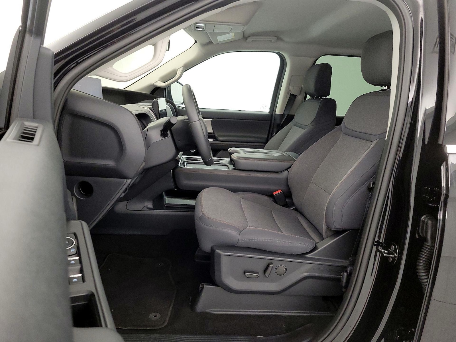 2025 Ford Expedition Active - Photo 12