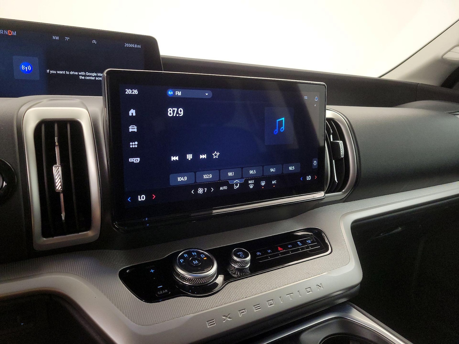 2025 Ford Expedition Active - Photo 17