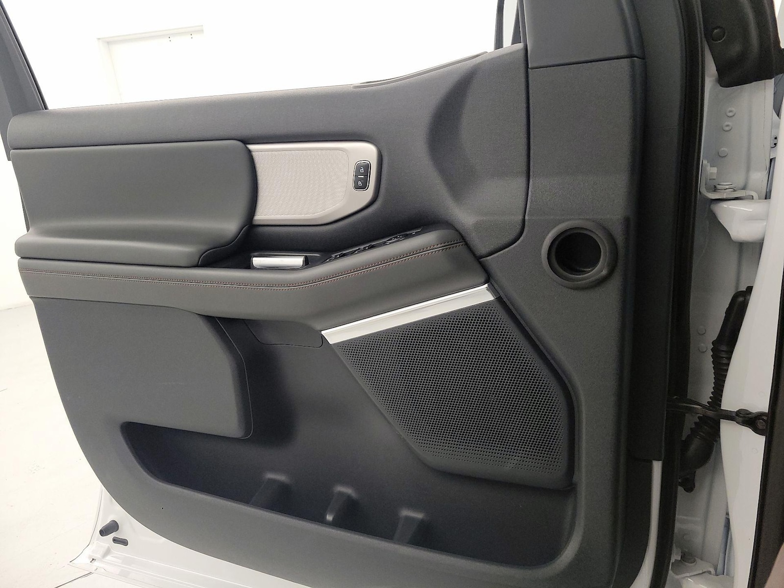 2025 Ford Expedition Active - Photo 13