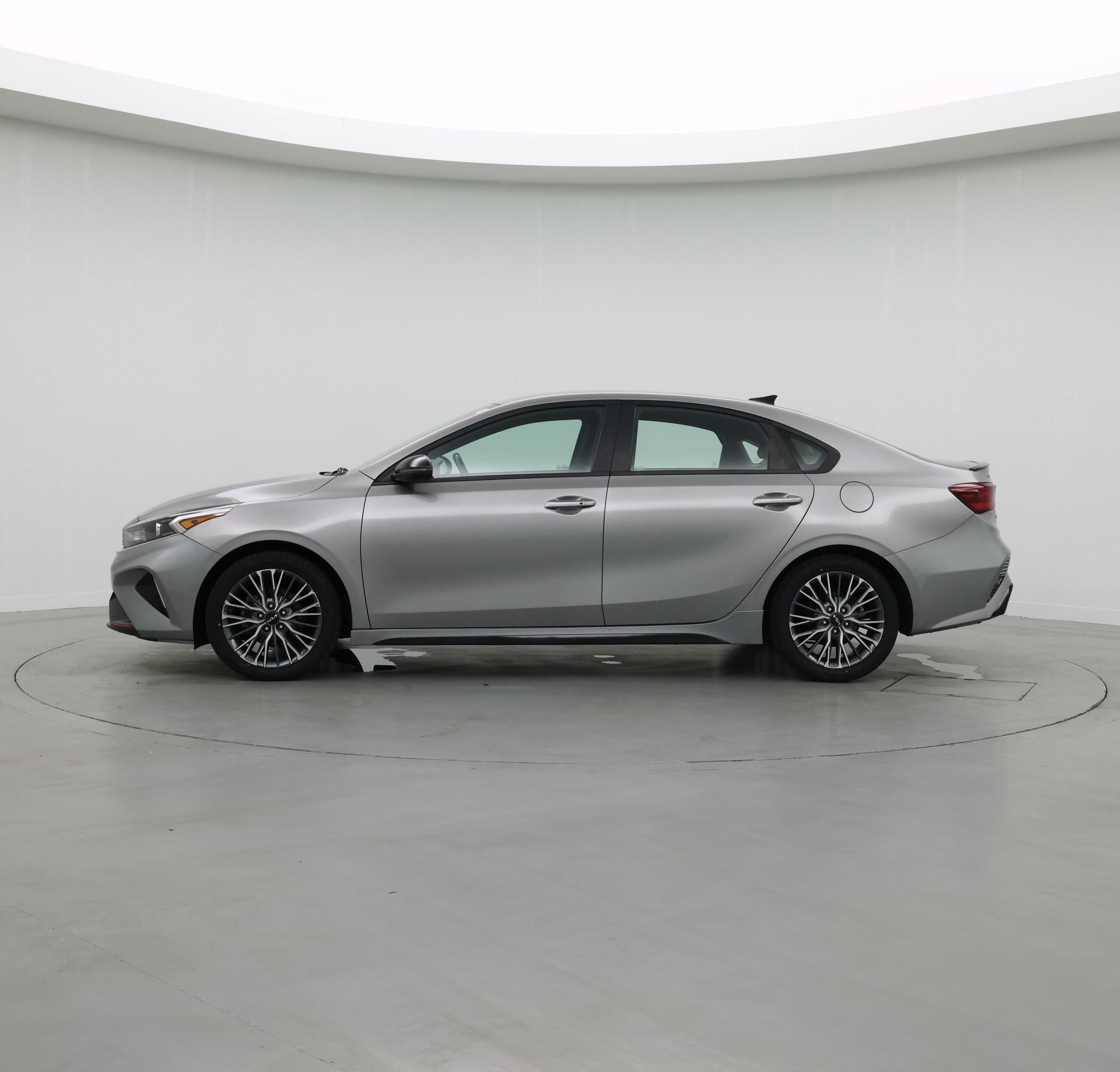 Thumbnail: 2023 Kia Forte - 3