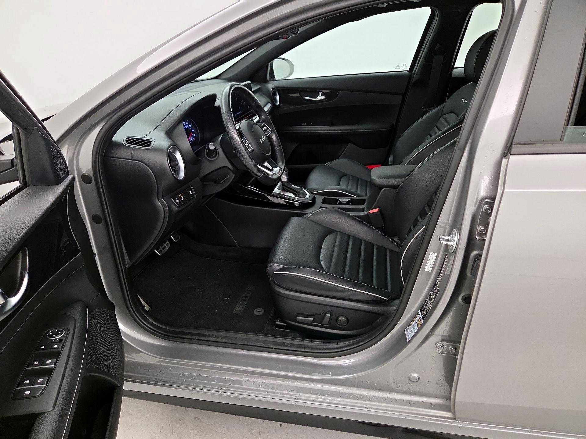 Thumbnail: 2023 Kia Forte - 11