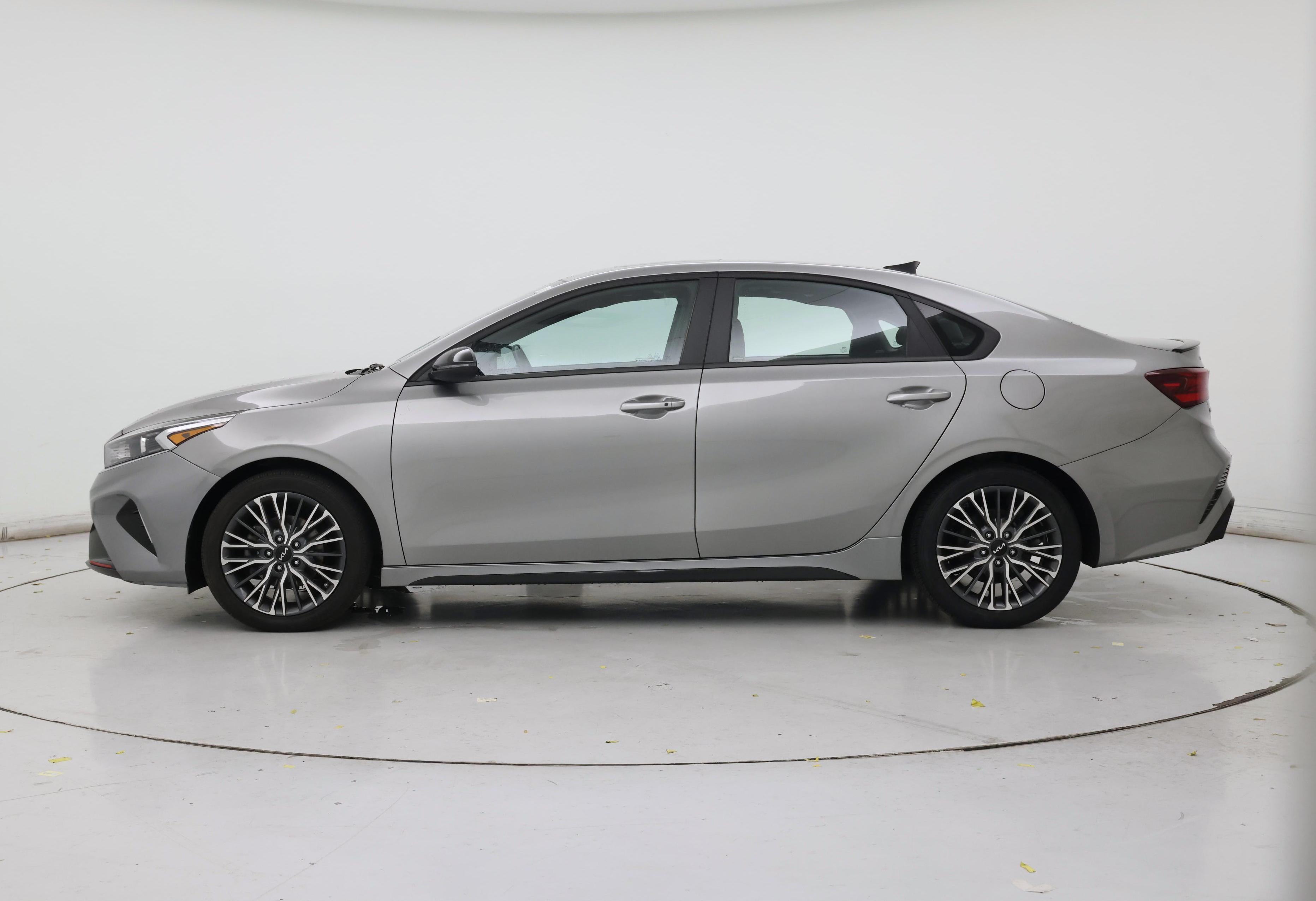 Thumbnail: 2023 Kia Forte - 3