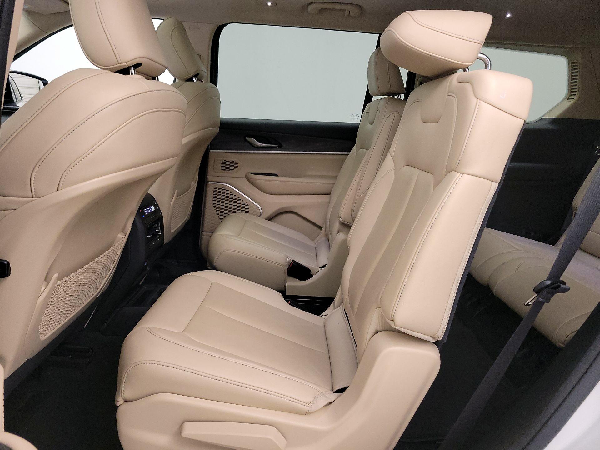 Thumbnail: 2022 Jeep Grand Cherokee L - 18