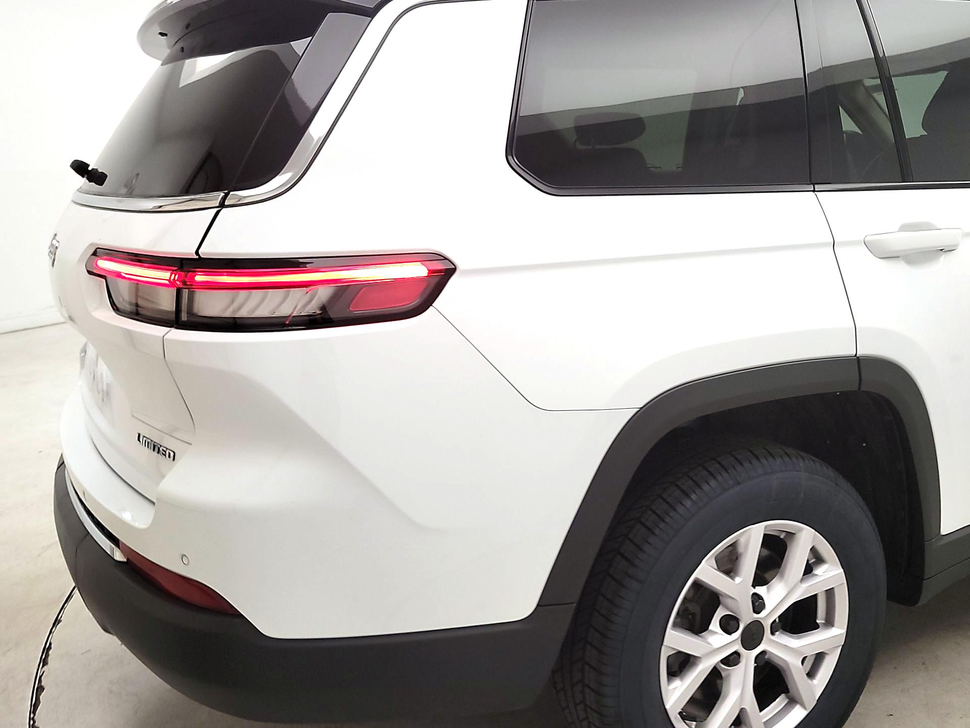 Thumbnail: 2022 Jeep Grand Cherokee L - 5