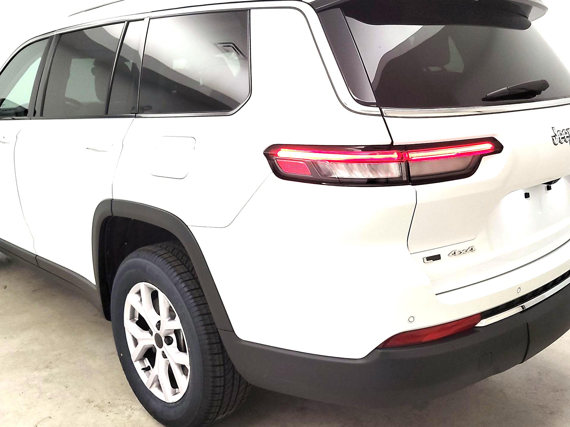 Thumbnail: 2022 Jeep Grand Cherokee L - 7