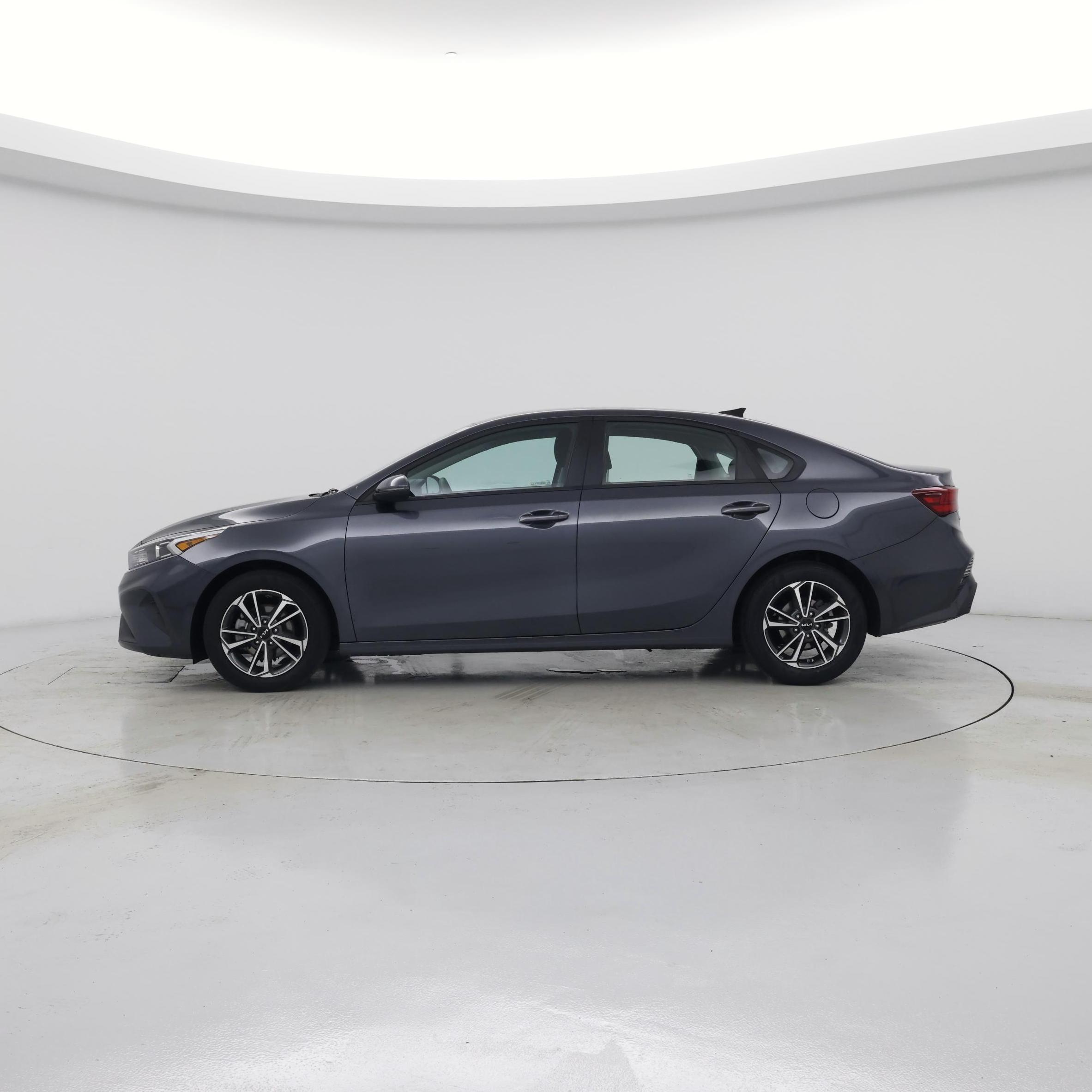 Thumbnail: 2023 Kia Forte - 3
