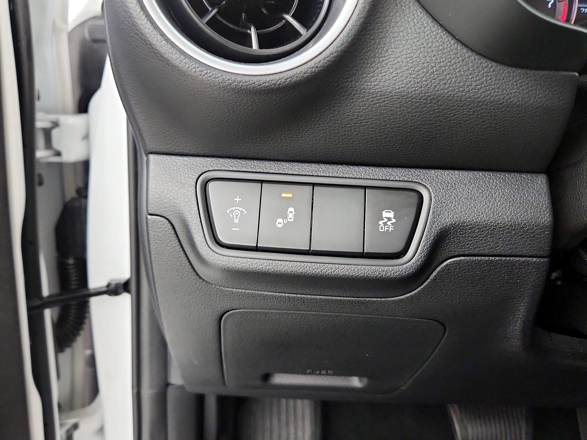 Thumbnail: 2023 Kia Forte - 11