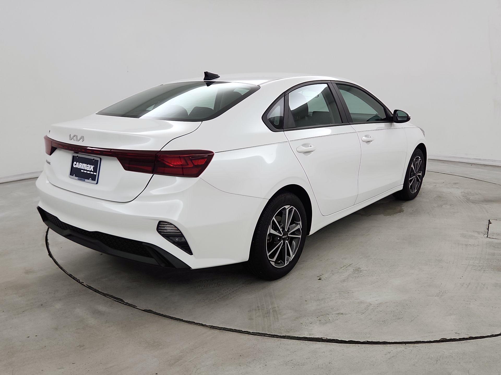 Thumbnail: 2023 Kia Forte - 5
