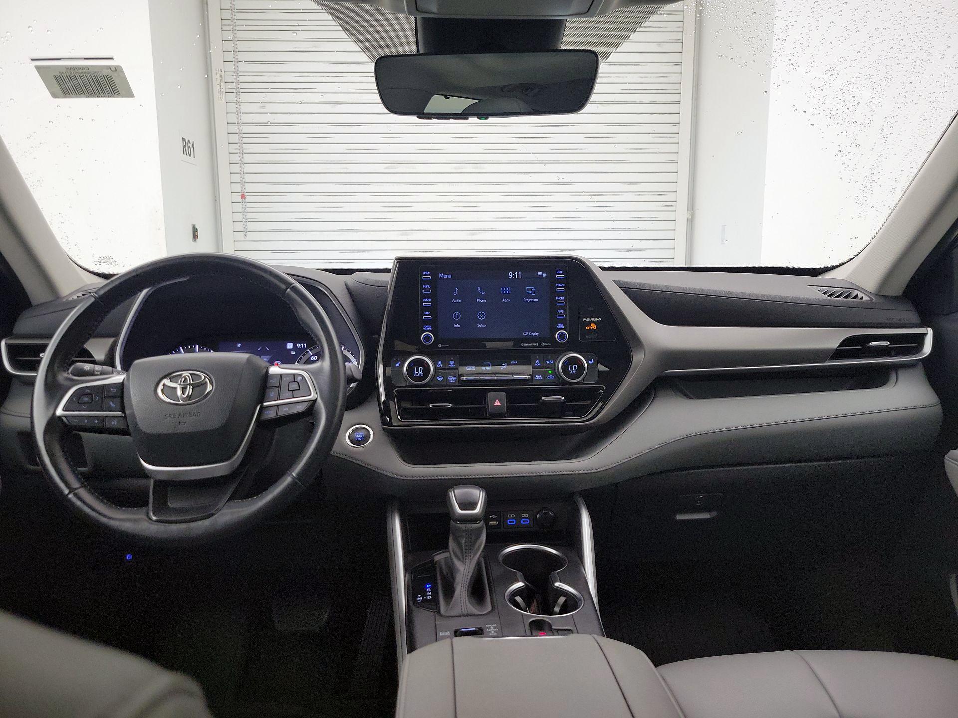 Thumbnail: 2022 Toyota Highlander - 9