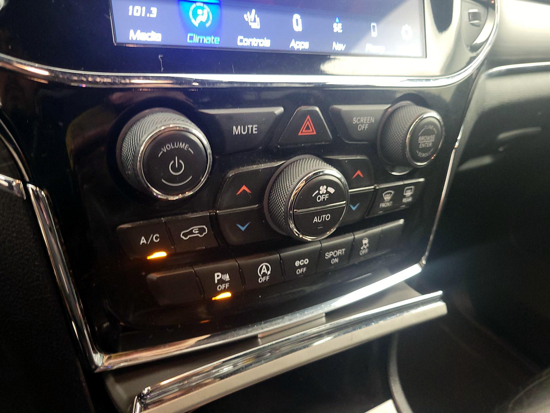 Thumbnail: 2021 Jeep Grand Cherokee - 16