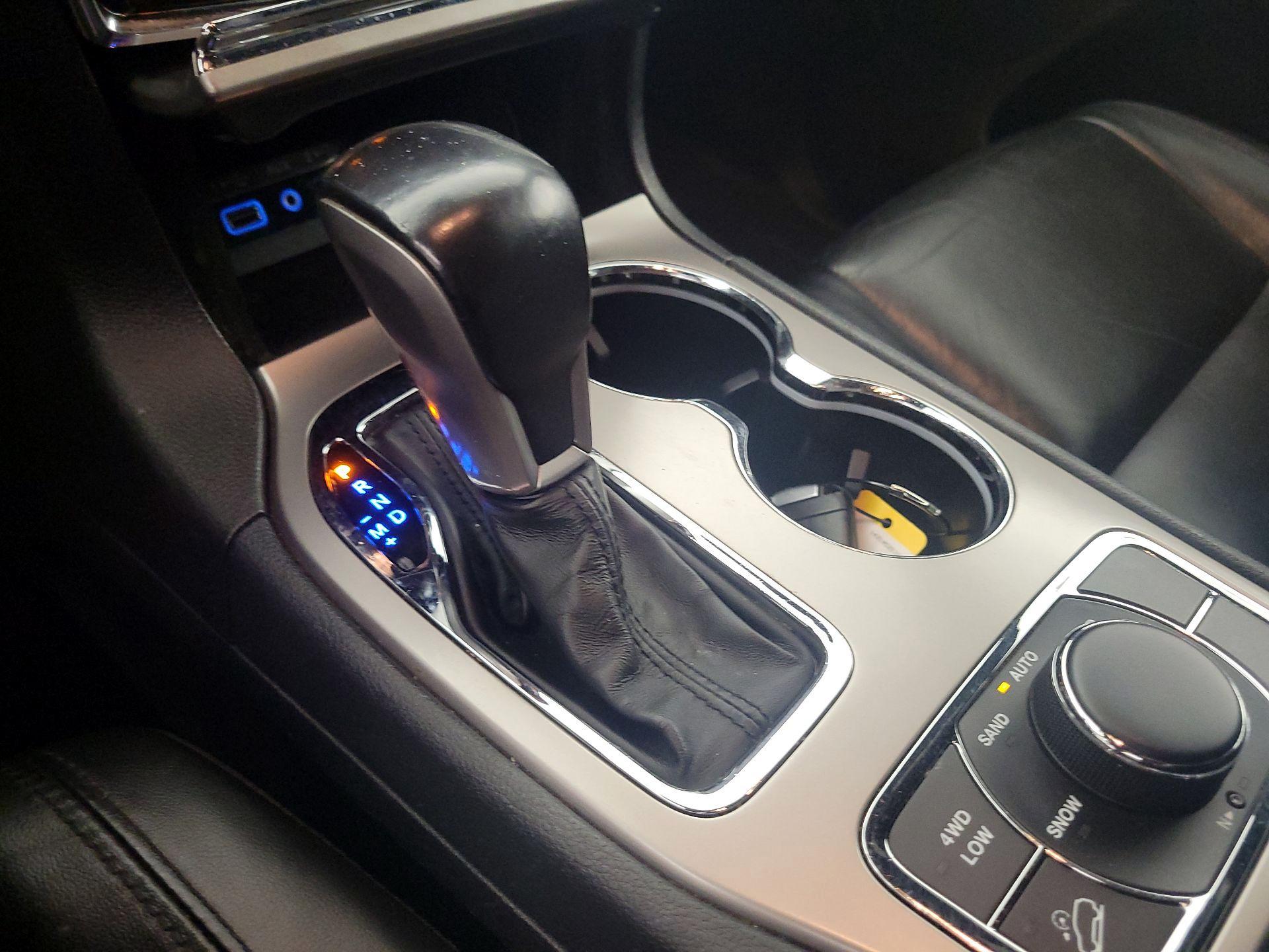 Thumbnail: 2021 Jeep Grand Cherokee - 17