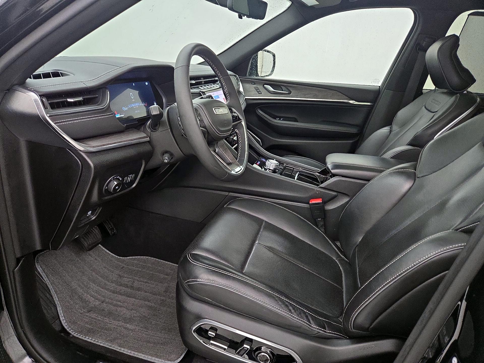 Thumbnail: 2023 Jeep Grand Cherokee - 11