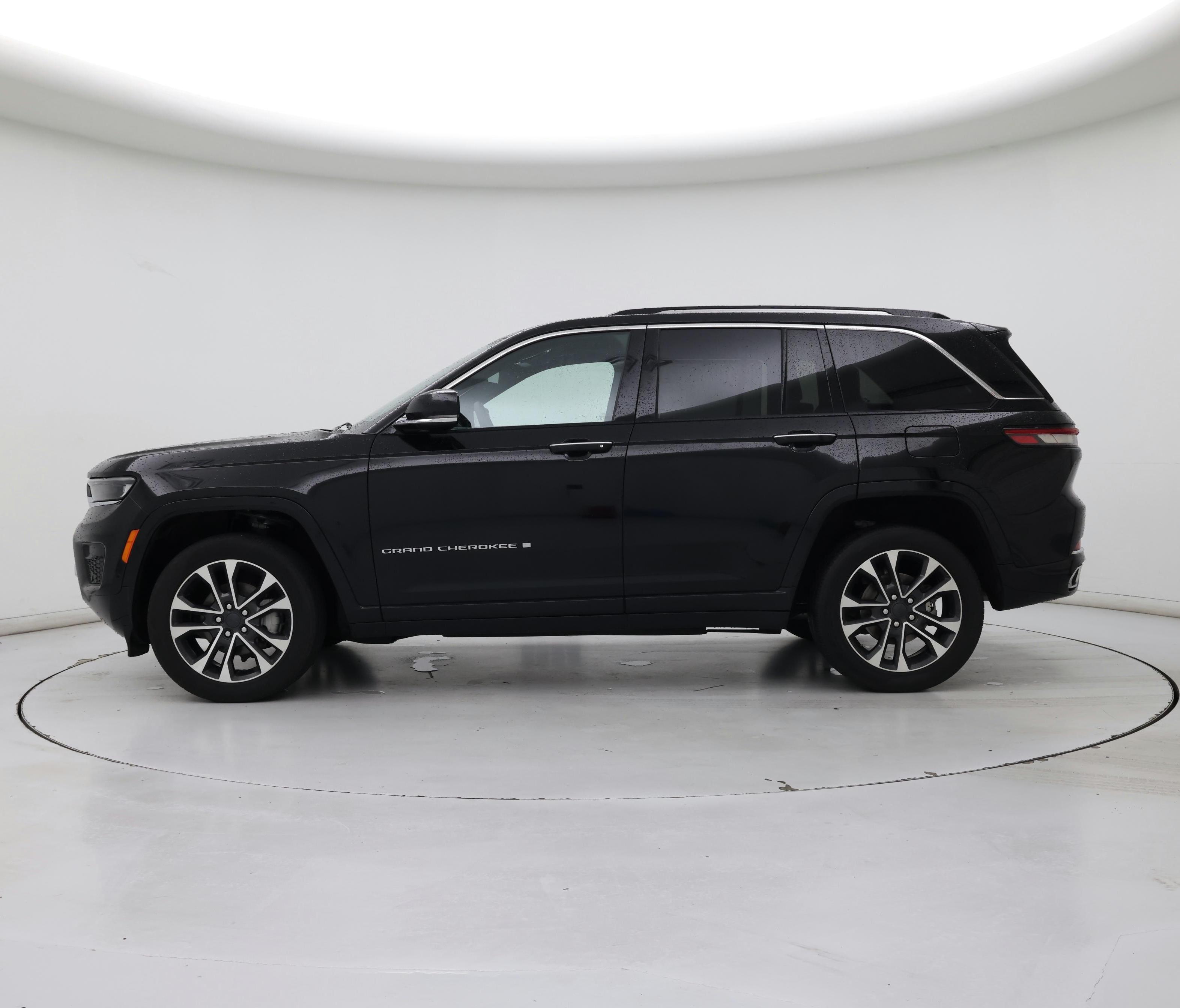 Thumbnail: 2023 Jeep Grand Cherokee - 3