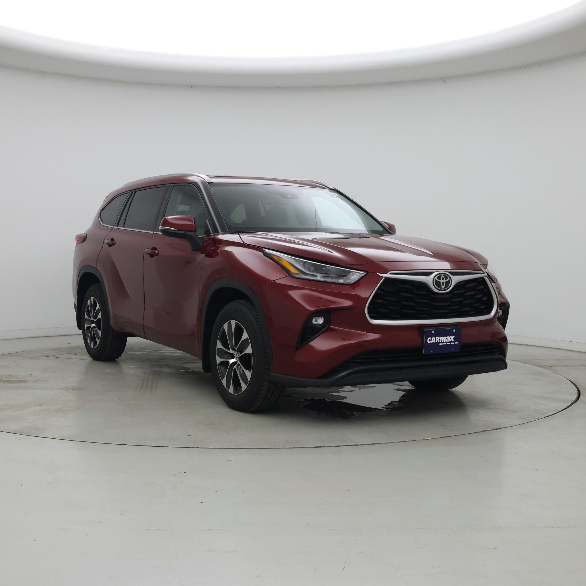 Red 2021 Toyota Highlander XLE AWD SUV / Crossover All-Wheel Drive Automatic