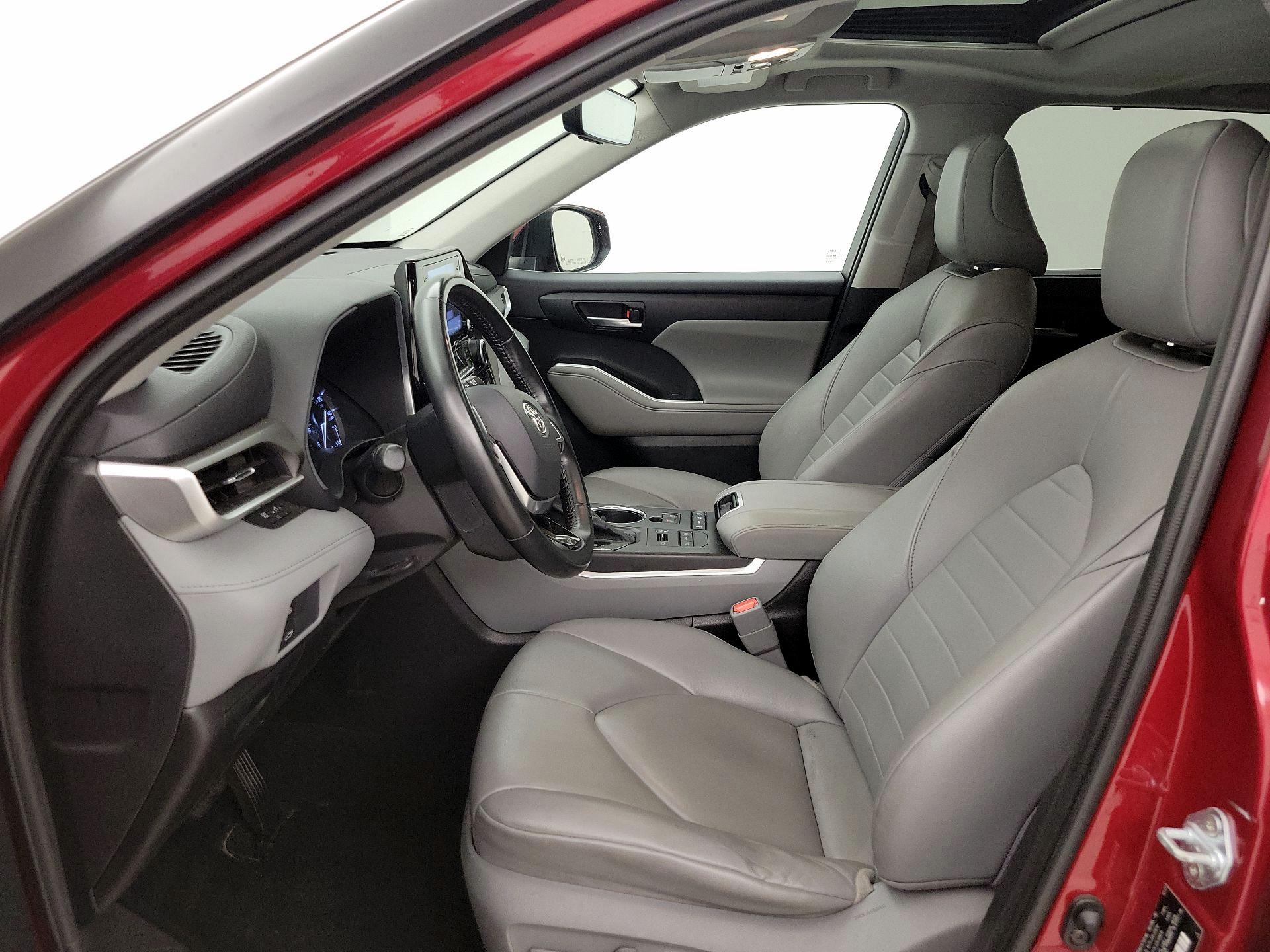 Thumbnail: 2021 Toyota Highlander - 11