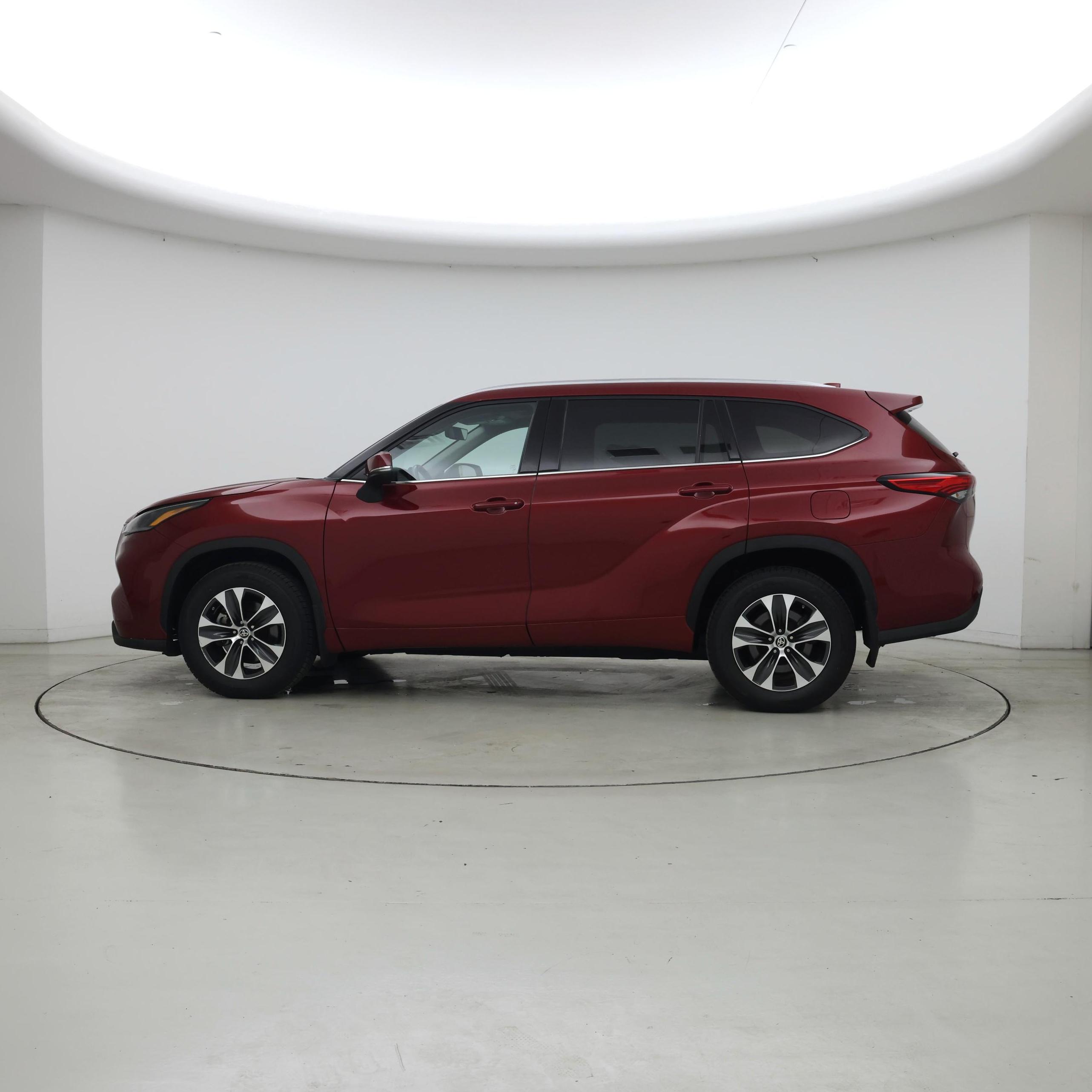 Thumbnail: 2021 Toyota Highlander - 3