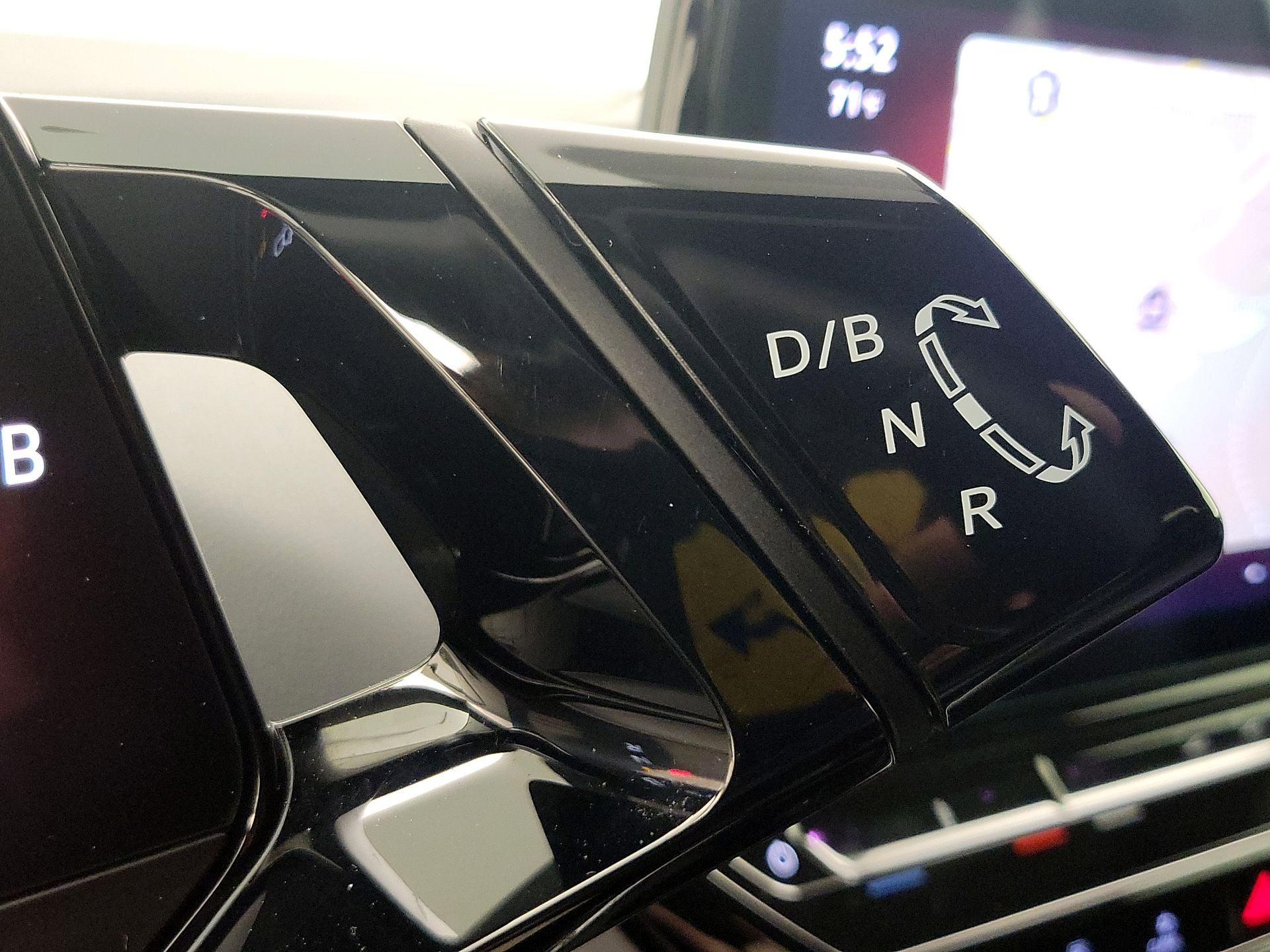 Thumbnail: 2023 Volkswagen ID.4 - 18