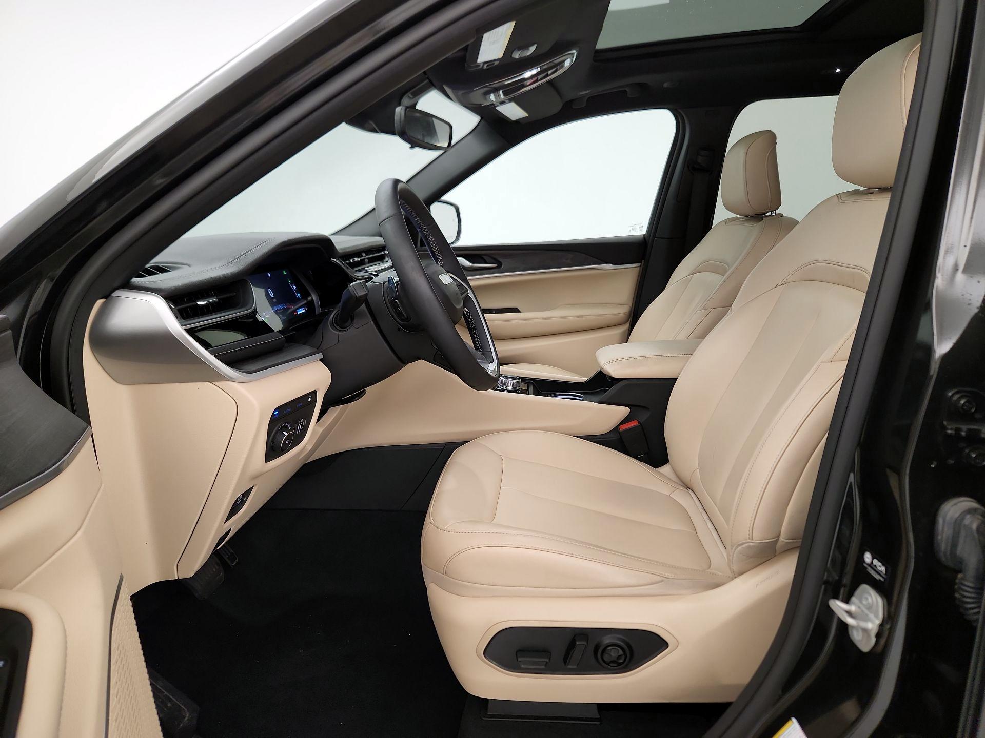 Thumbnail: 2023 Jeep Grand Cherokee - 11
