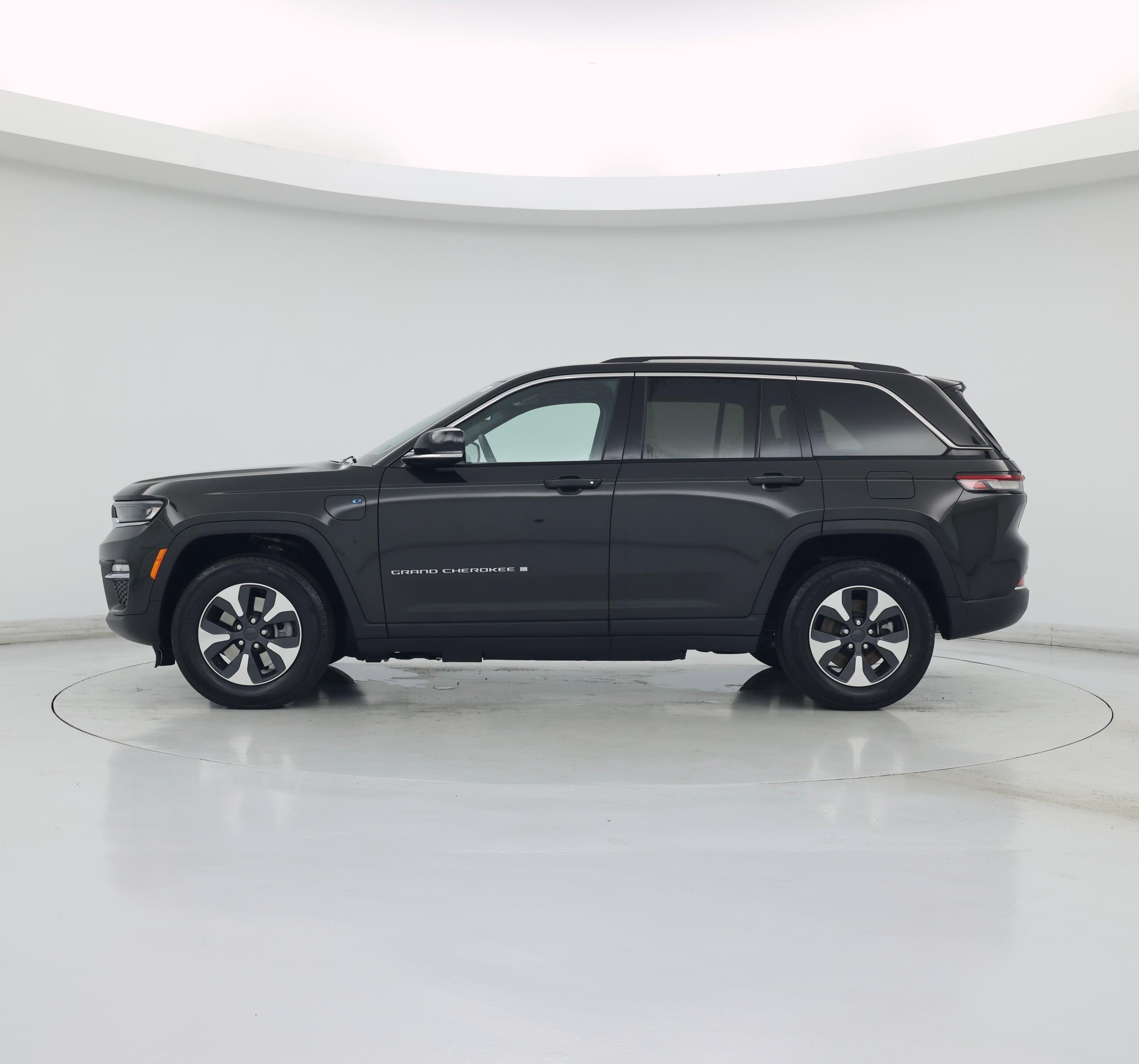 Thumbnail: 2023 Jeep Grand Cherokee - 3