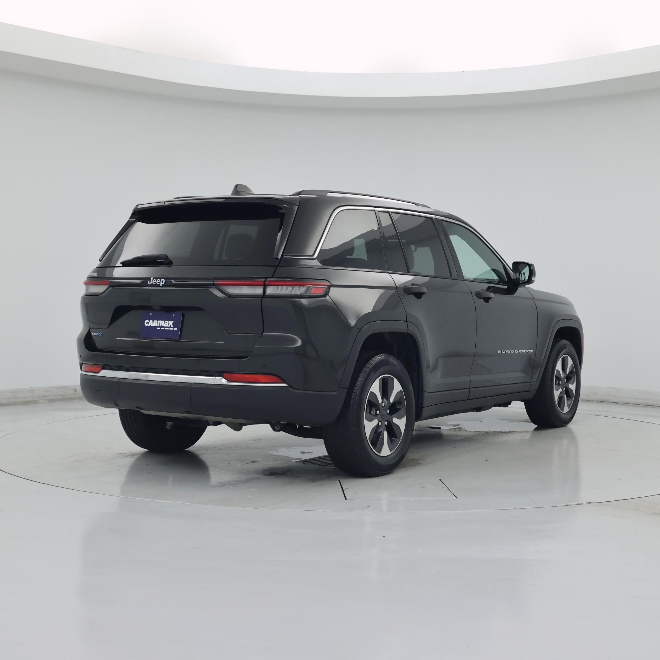Thumbnail: 2023 Jeep Grand Cherokee - 8