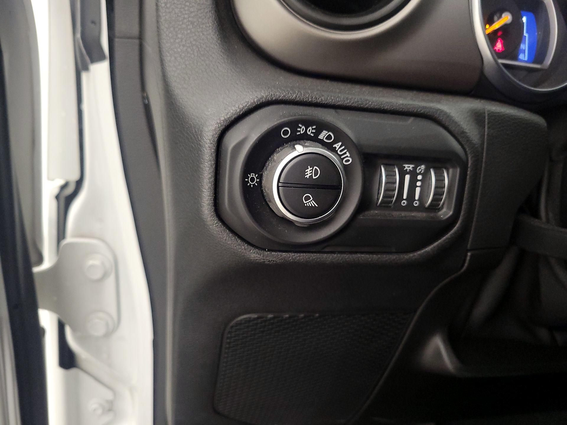 Thumbnail: 2021 Jeep Gladiator - 13