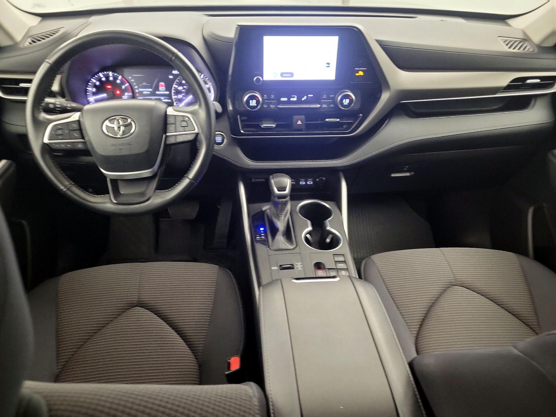 Thumbnail: 2023 Toyota Highlander - 9