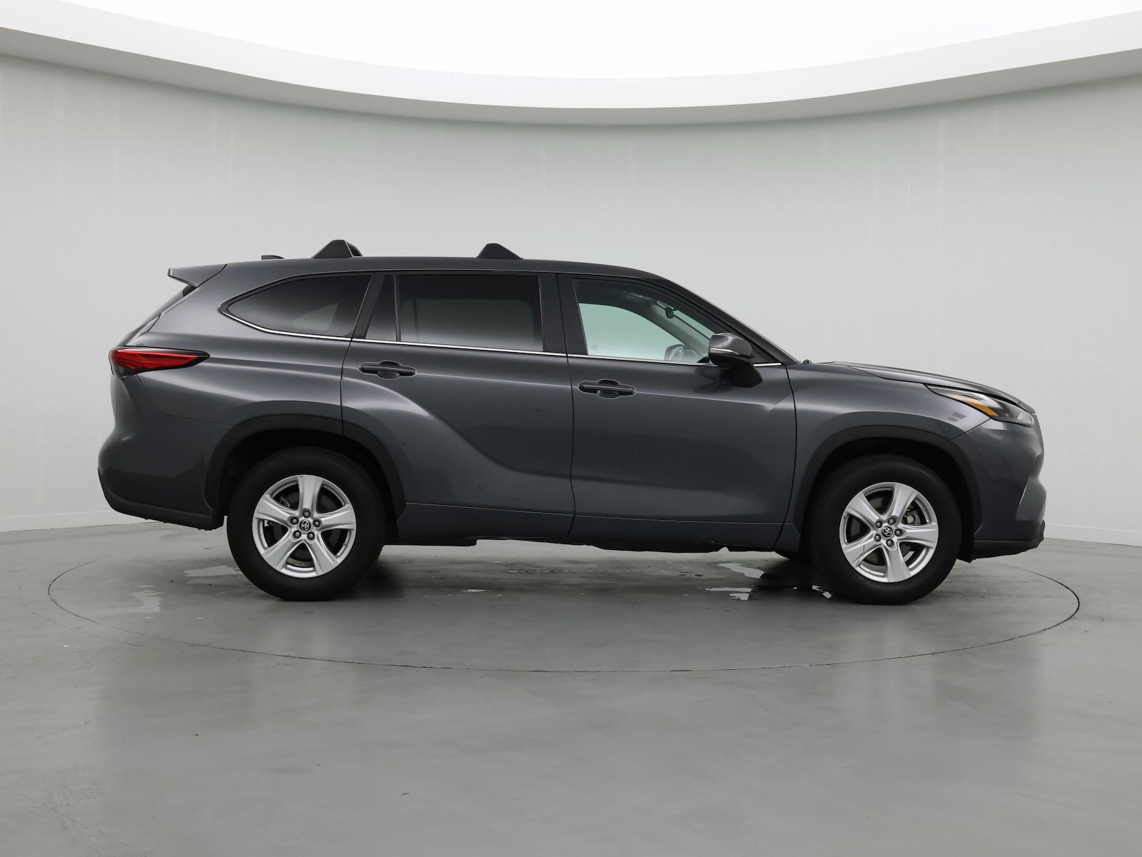 2023 Toyota Highlander LE - Photo 8