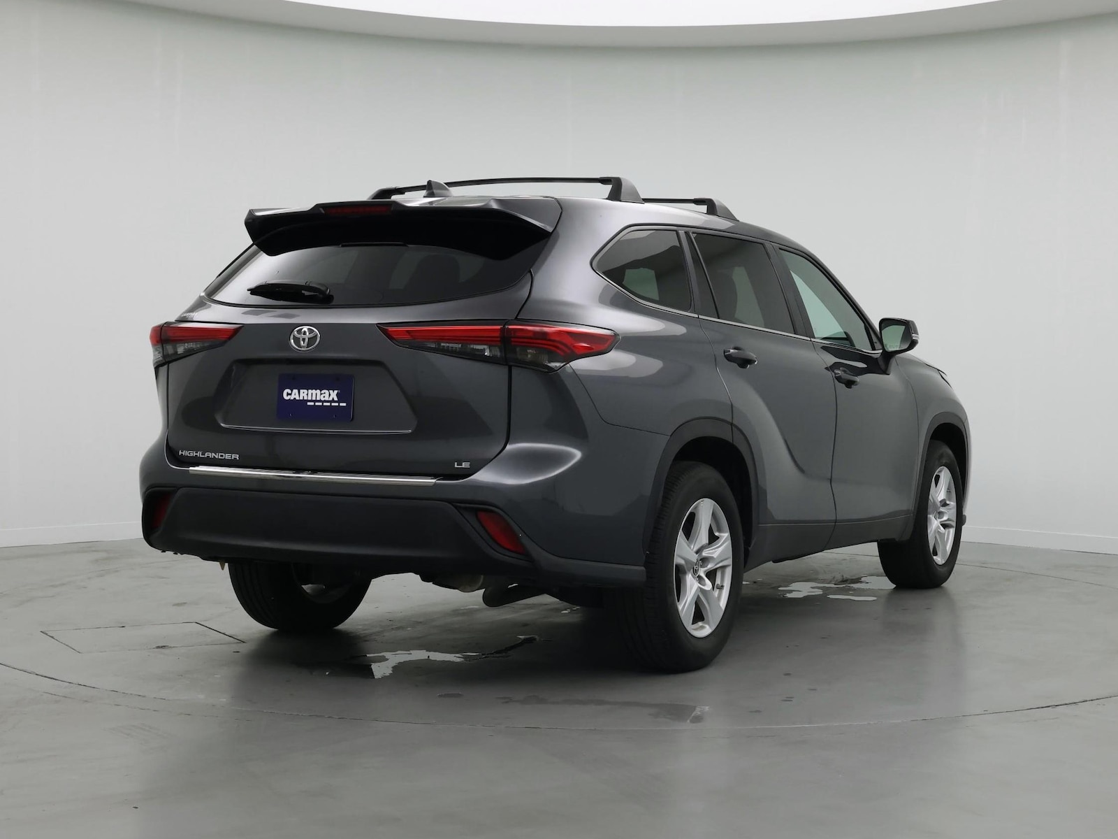 2023 Toyota Highlander LE - Photo 9