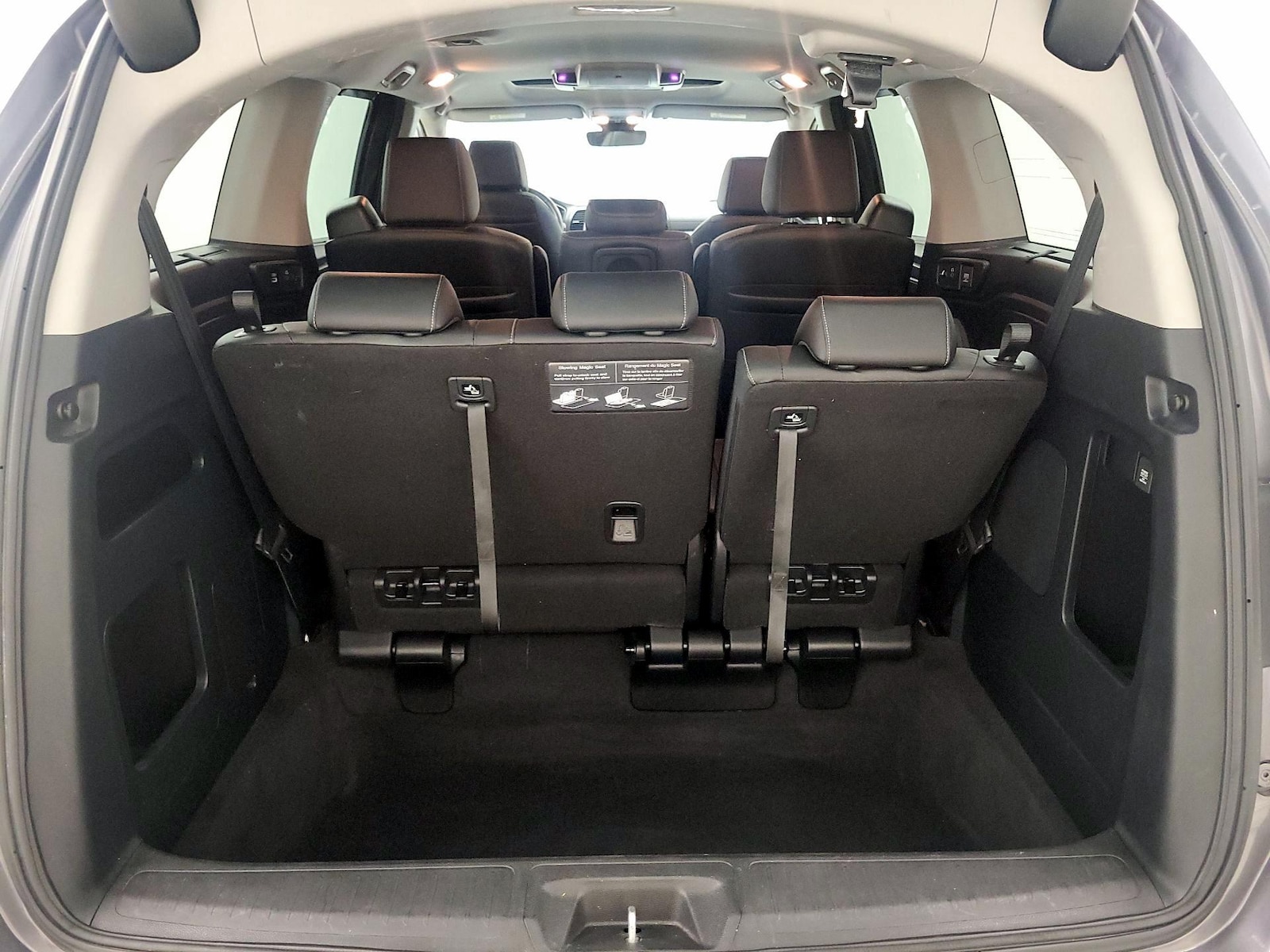 2023 Honda Odyssey Touring - Photo 24