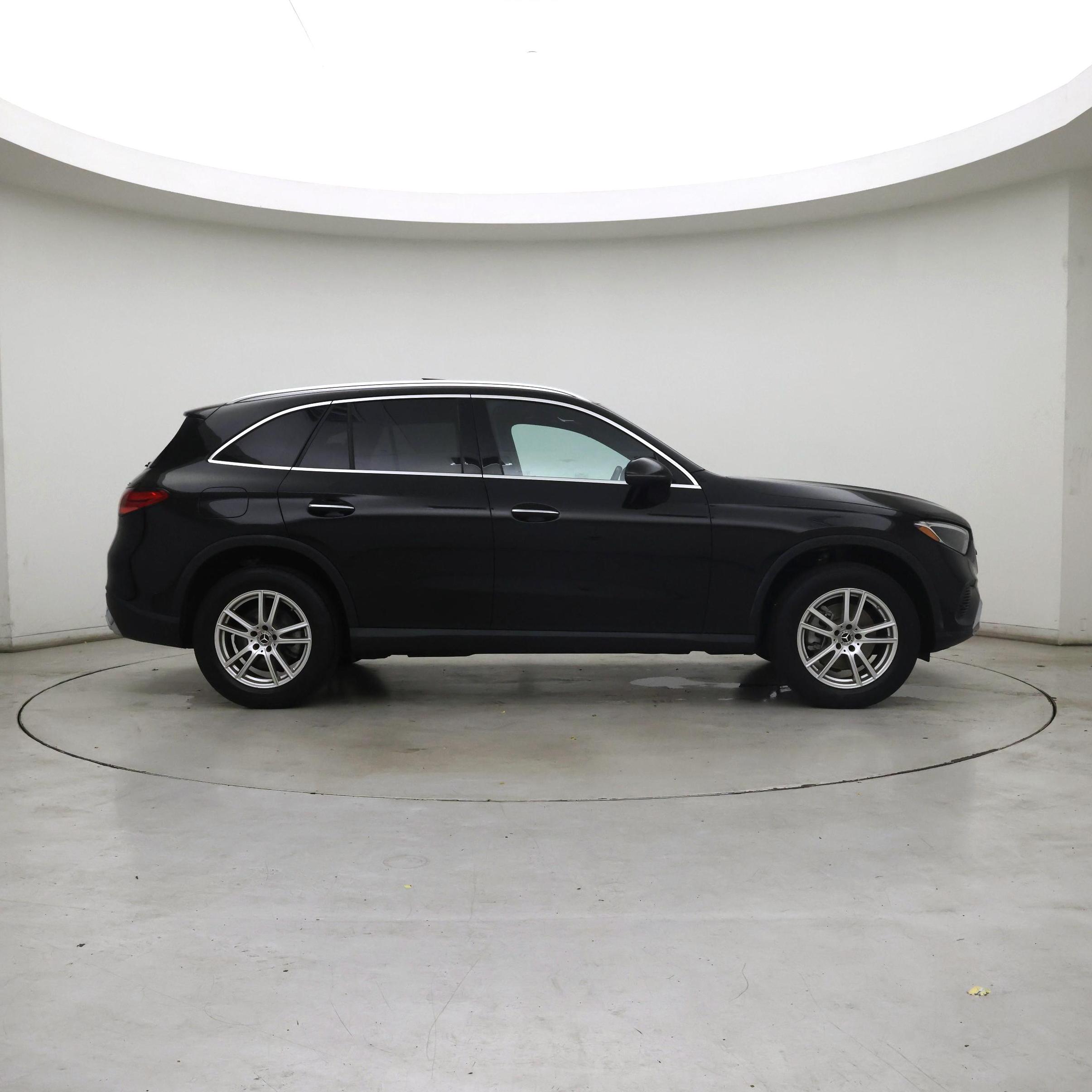 Thumbnail: 2023 Mercedes-Benz GLC - 7