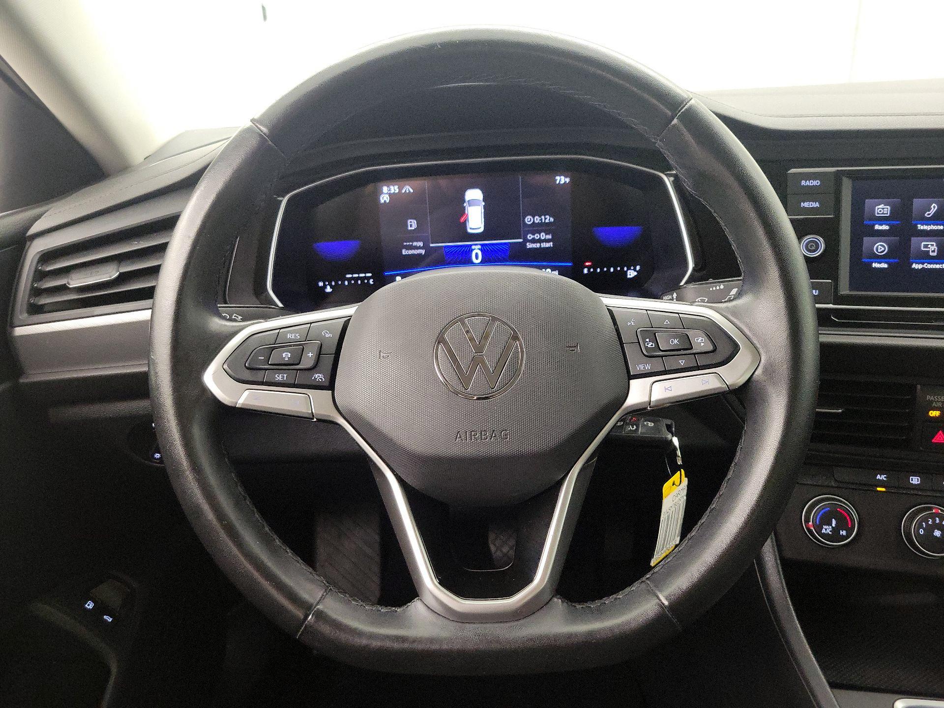 Thumbnail: 2024 Volkswagen Jetta - 10