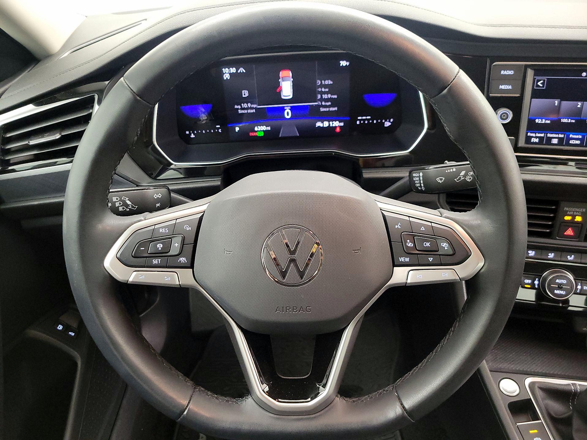 Thumbnail: 2023 Volkswagen Jetta - 10