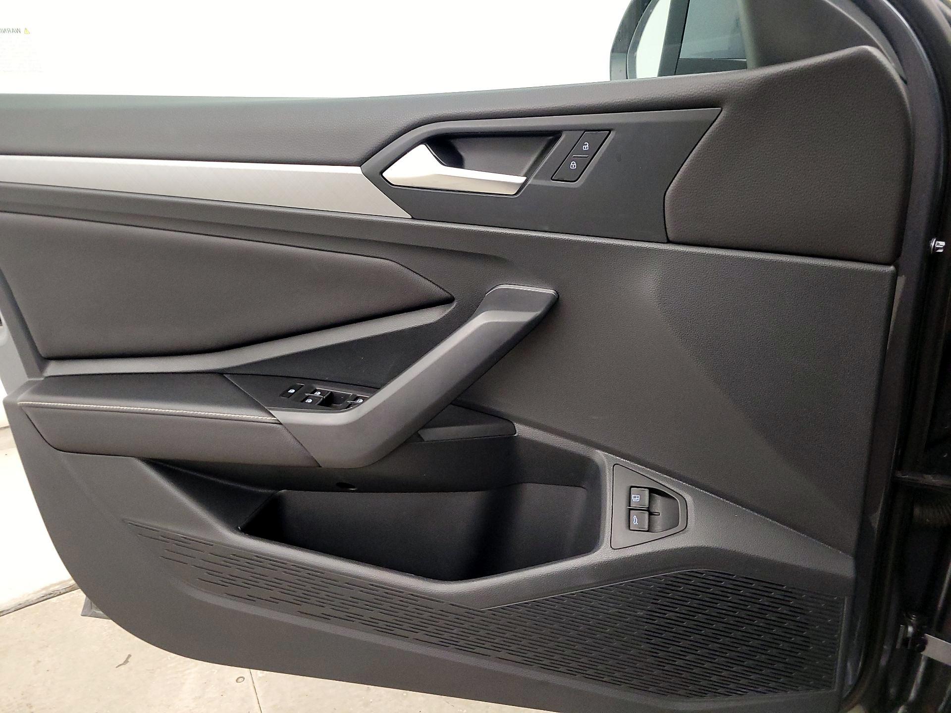 Thumbnail: 2023 Volkswagen Jetta - 12