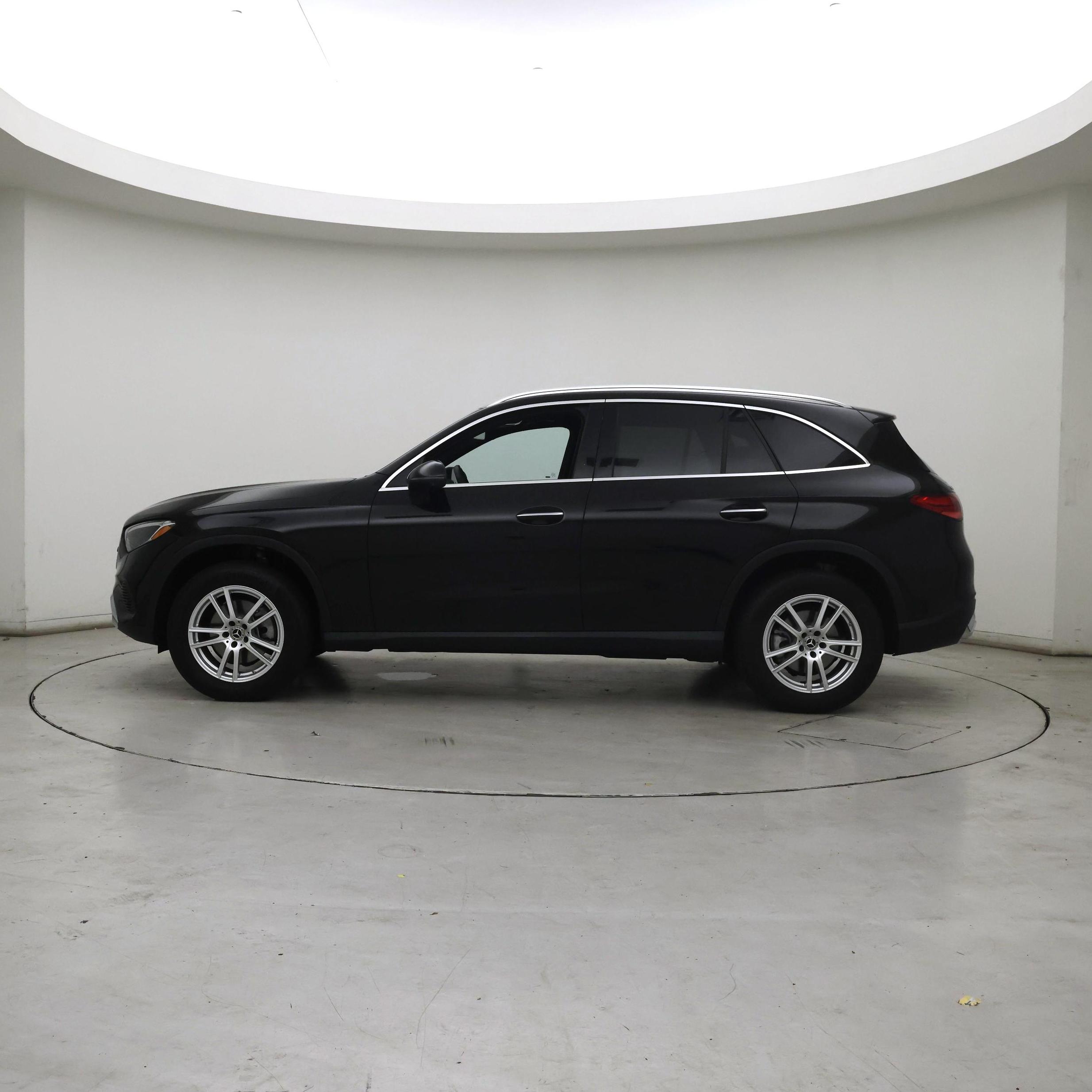 Thumbnail: 2023 Mercedes-Benz GLC - 3