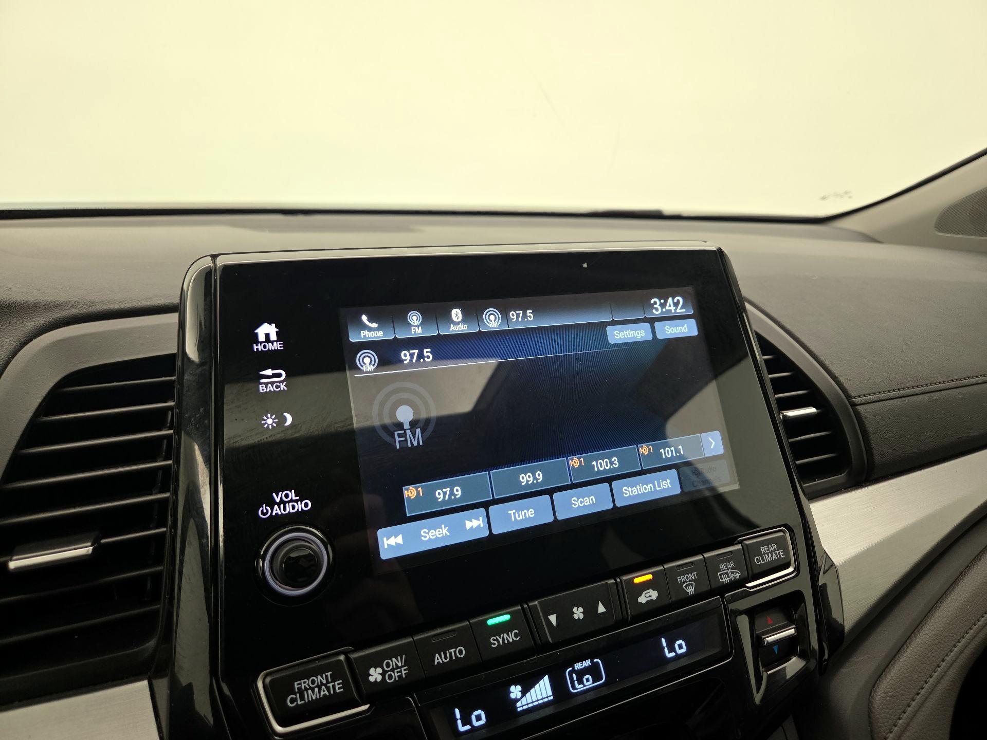 Thumbnail: 2023 Honda Odyssey - 15