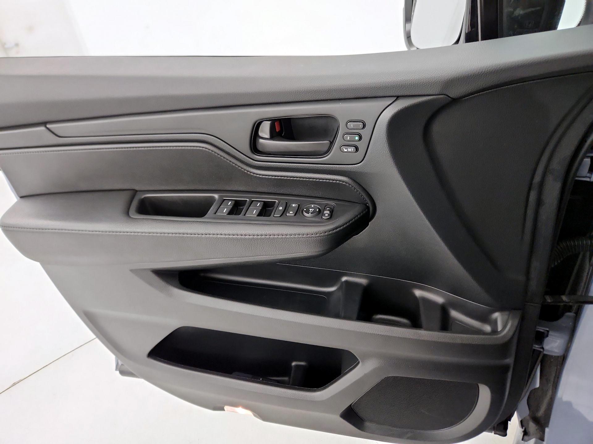 Thumbnail: 2023 Honda Odyssey - 12
