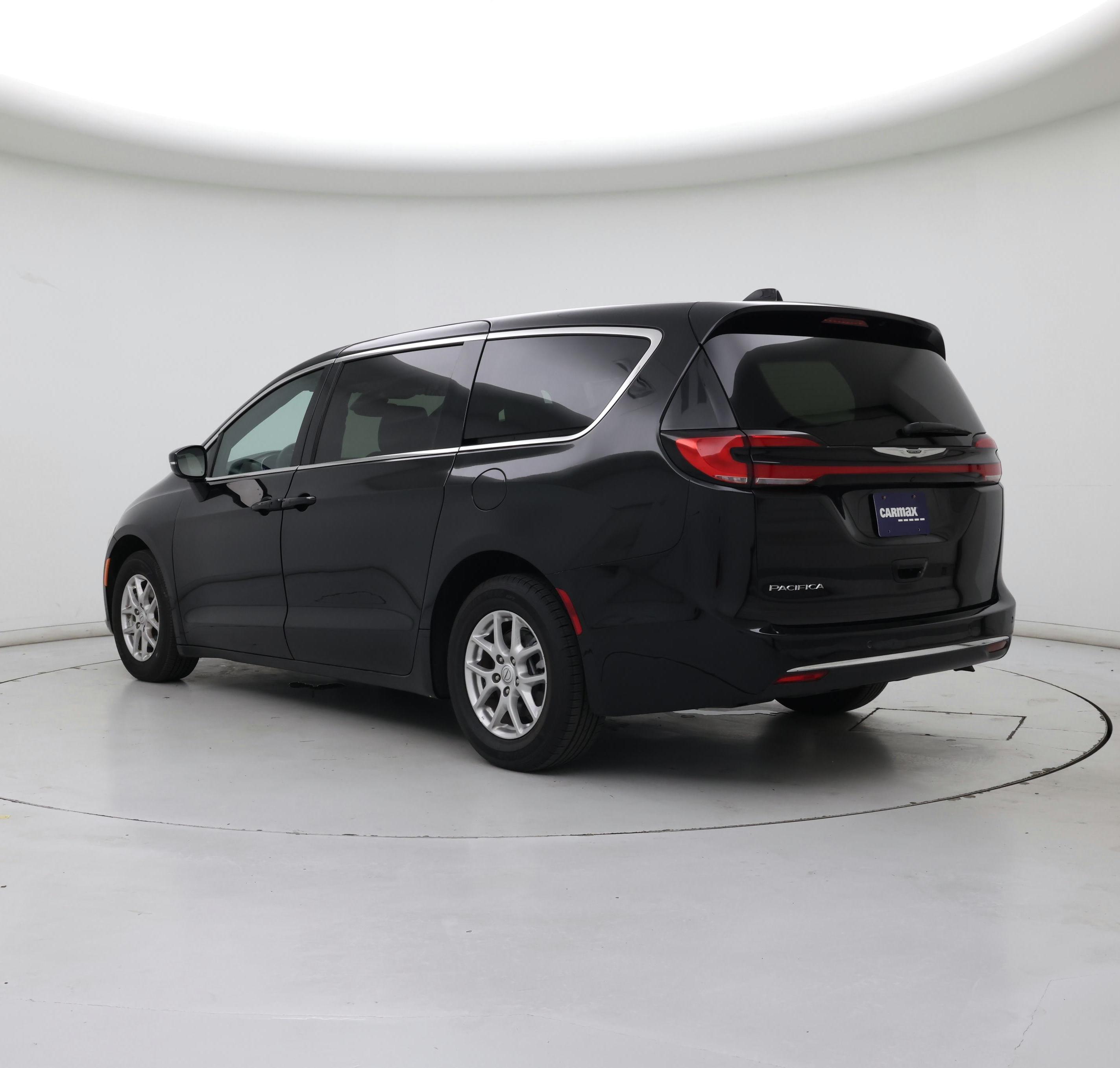 Thumbnail: 2025 Chrysler Pacifica - 2