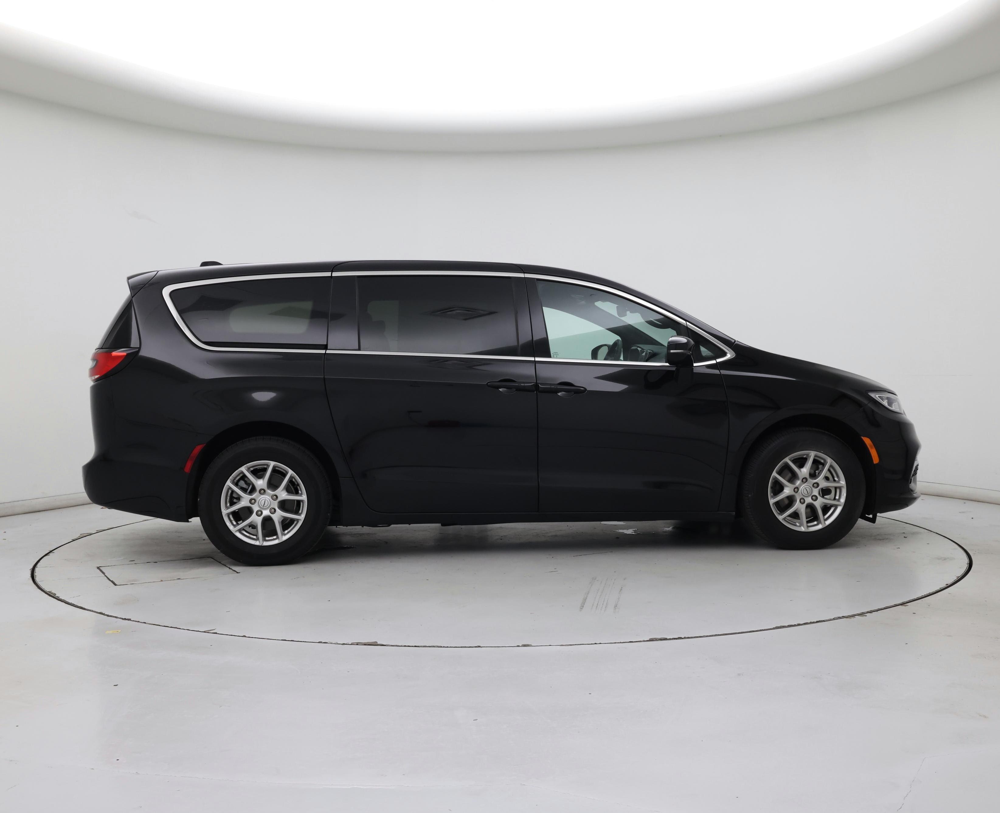 Thumbnail: 2025 Chrysler Pacifica - 7