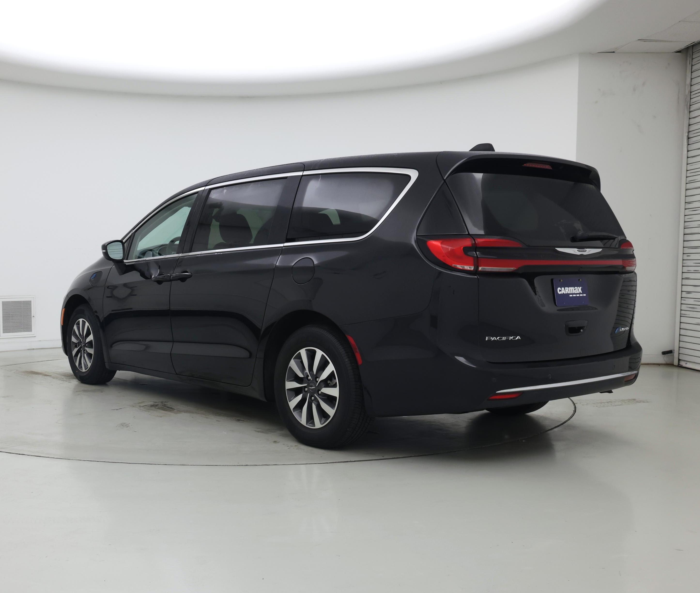 Thumbnail: 2023 Chrysler Pacifica - 2