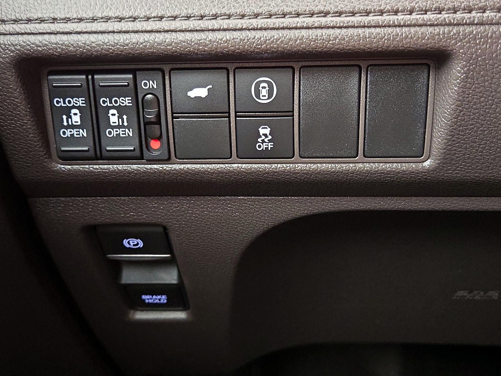 2024 Honda Odyssey EX-L - Photo 14