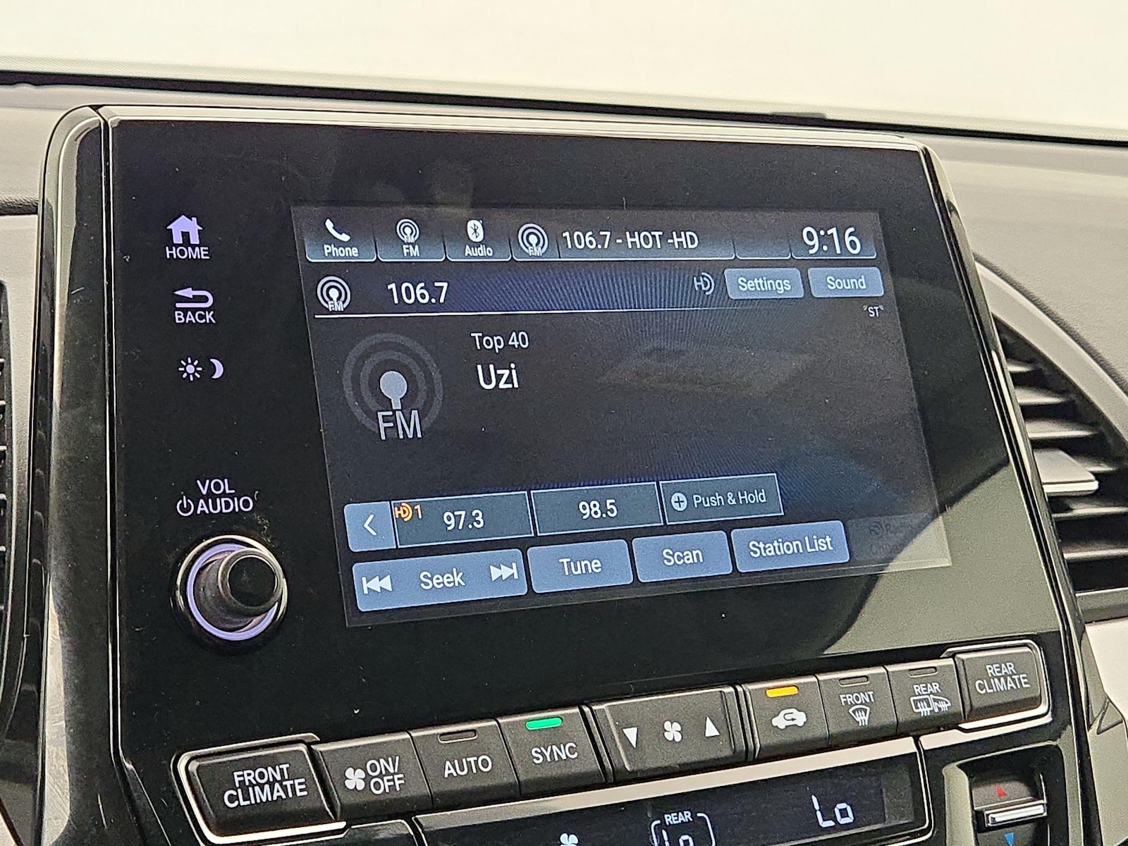 2024 Honda Odyssey EX-L - Photo 16